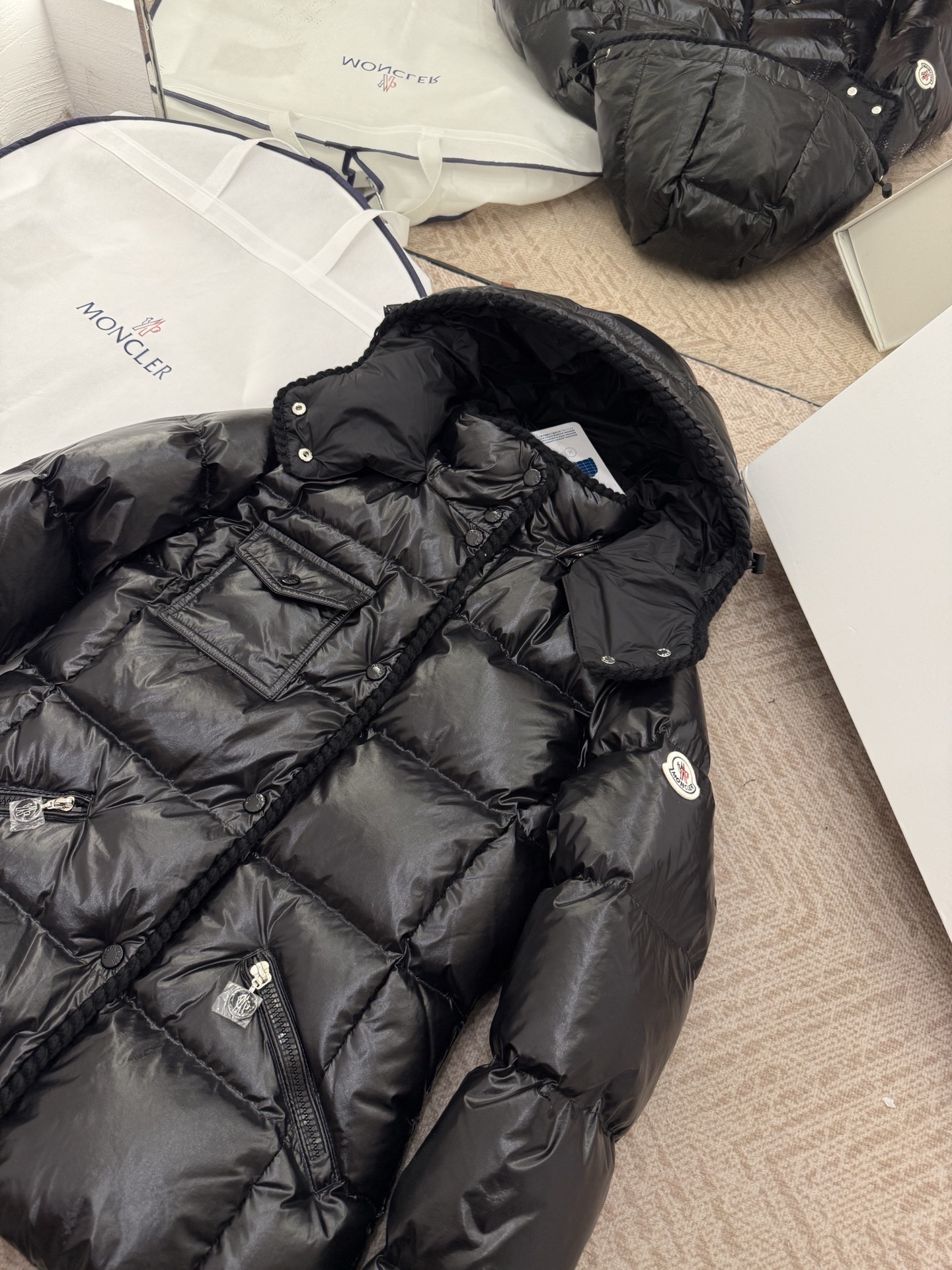 Moncler GLAREIN Hooded Down Puffer Jacket - Stylish & Slim Fit, Various Colors 3 i1755001495048 3956 0 1
