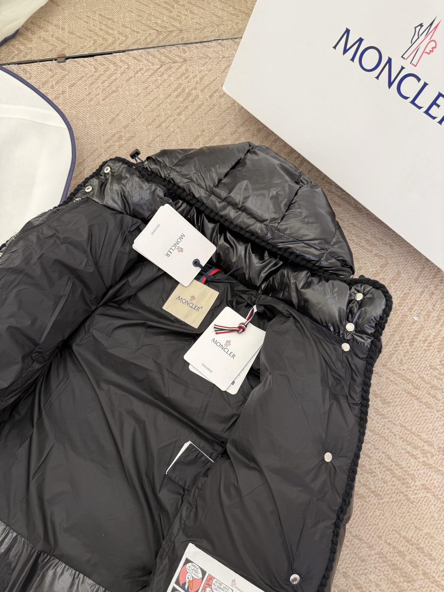 Moncler GLAREIN Hooded Down Puffer Jacket - Stylish & Slim Fit, Various Colors 8 i1755001519612 2074 0 6