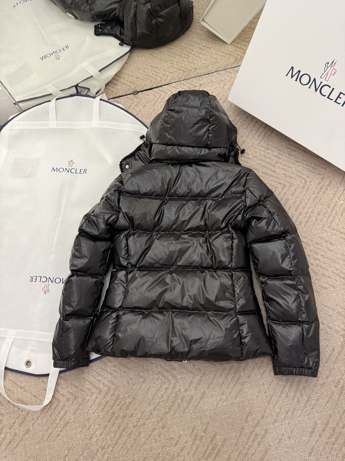 Moncler GLAREIN Hooded Down Puffer Jacket - Stylish & Slim Fit, Various Colors 6 i1755001526098 2061 0 4