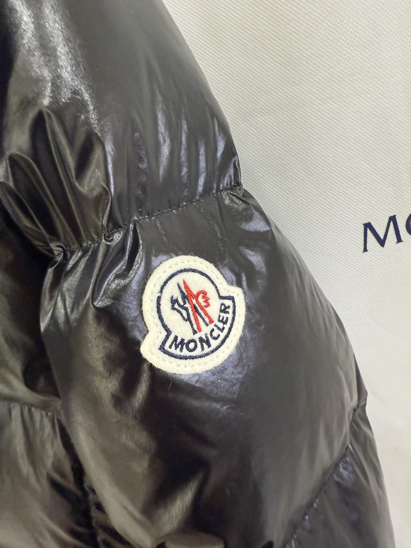 Moncler GLAREIN Hooded Down Jacket - Slim Fit, Warm, and Stylish 5 i1755001581154 1345 0 3
