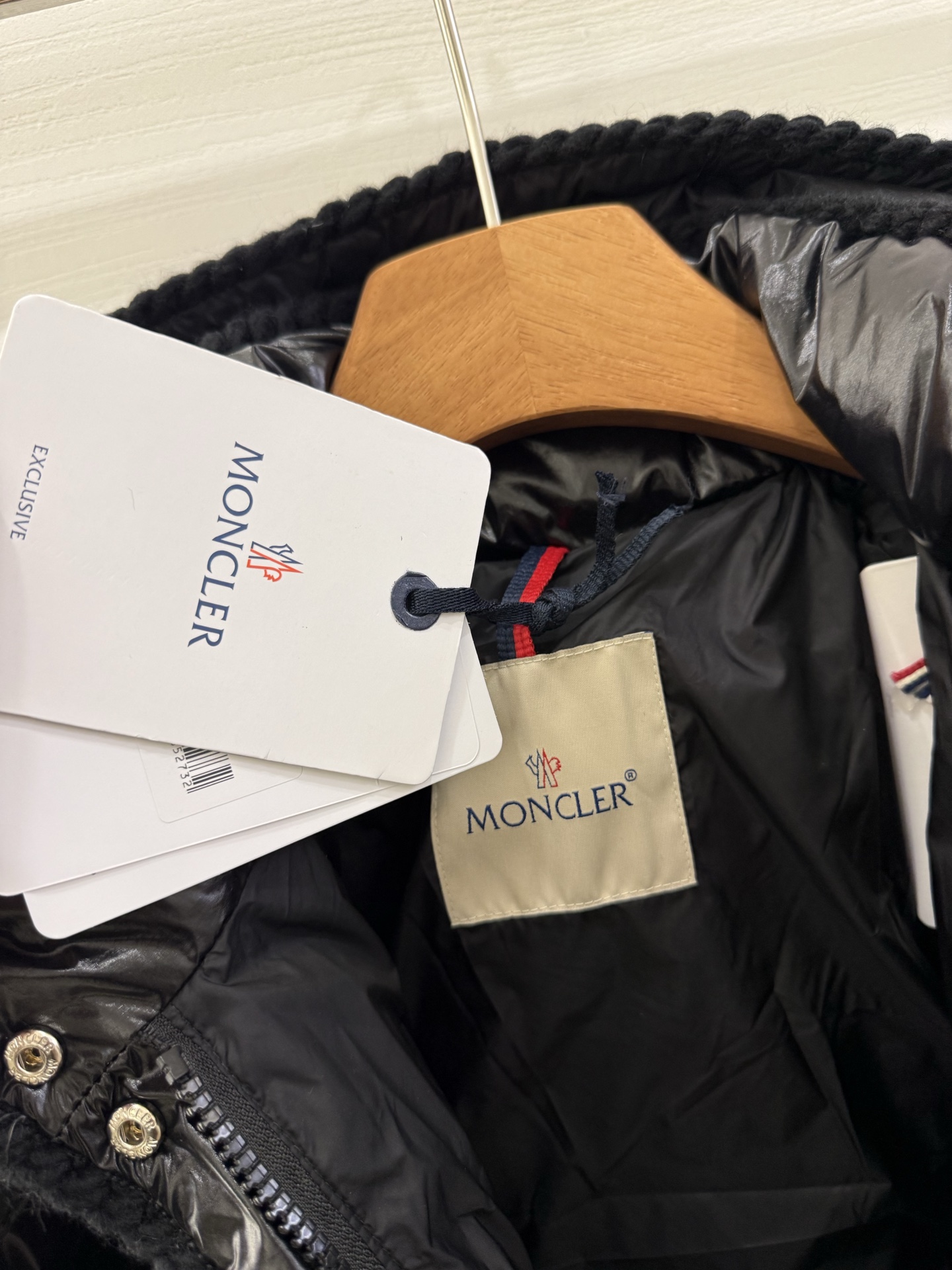 Moncler GLAREIN Hooded Down Jacket - Slim Fit, Warm, and Stylish 8 i1755001581294 5265 0 6