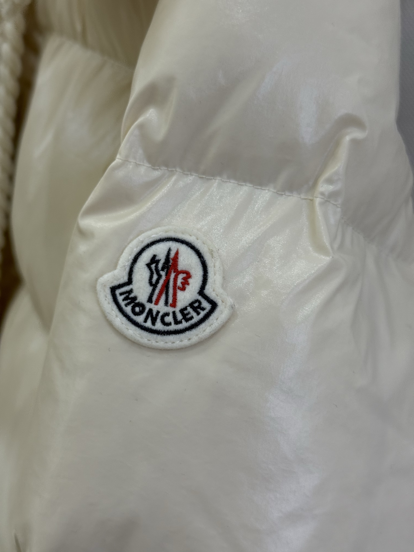 Moncler GLAREIN Hooded Down Puffer Jacket - Stylish & Warm, Various Colors 6 i1755001605379 6445 0 4