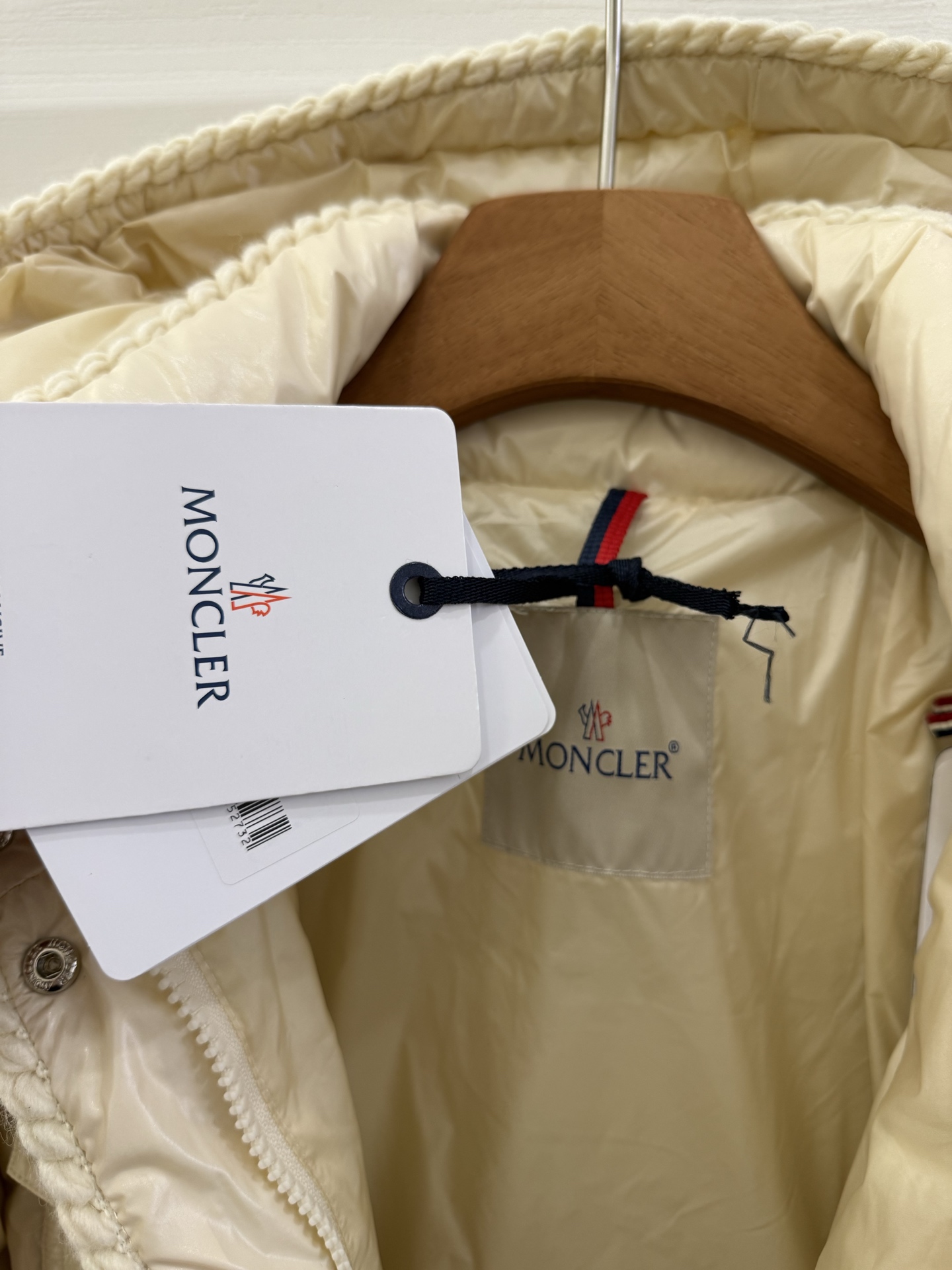 Moncler GLAREIN Hooded Down Puffer Jacket - Stylish & Warm, Various Colors 8 i1755001610100 7494 0 6