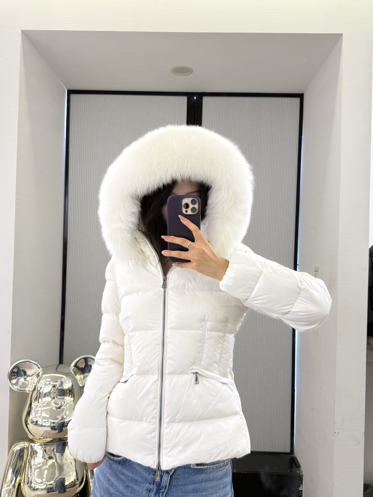 NO:549100,White physical body picture ~ oversized hair collar, alexander wang19860909白色实物上身图～超大毛领,,alexander wang,Women's clothing