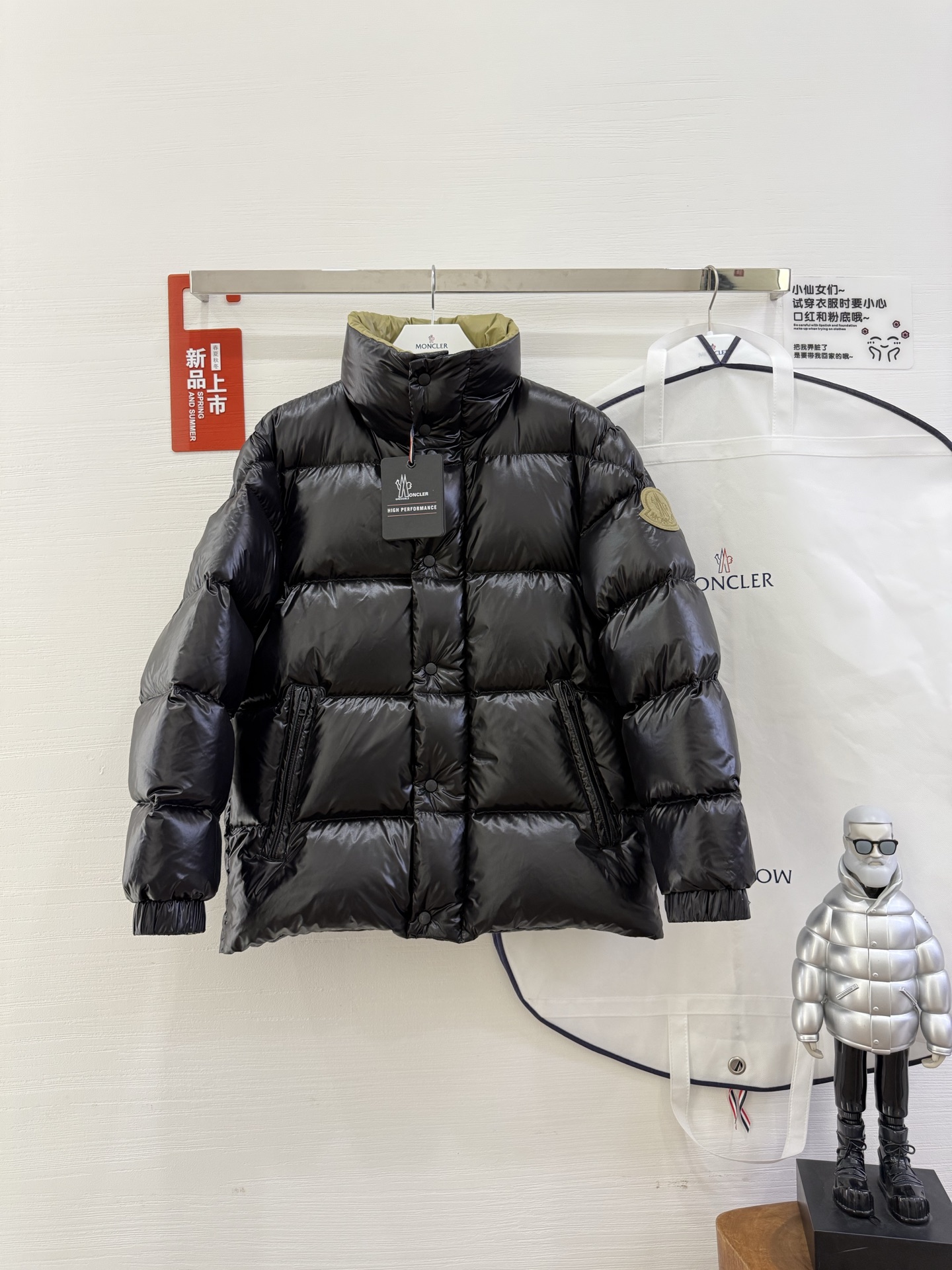 NO:590410,Comes with dust bag Moncler. 1952 co-branded bright black with green, matte black with blue, coffee color with blue 12345 code,,alexander wang19860909配防尘袋Moncler. 1952联名 亮黑拼绿 哑黑拼蓝 咖色拼蓝12345码,,alexander wang,Women's clothing