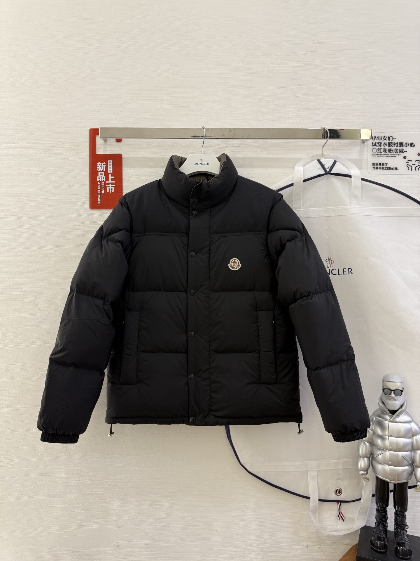 NO:497916,2025 autumn and winter new original 1:1 customization (removable sleeves as vests, double-sided down jackets) hardware accessories are fully imported and customized. Welcome to compare counters. Absolutely high quality. Top-grade 95 white duck down, super soft, fluffy and full, super heavy fabric with a perfect fit, pay attention to the super comfortable fabric, exclusive model, non-market goods, same size as men and women, 12345,, down jacket, alexander wang19860909配防尘袋2025秋冬新款原版1:1订制（可拆卸袖当马甲·双面穿羽绒服）五金配件全进口原版定制 欢迎专柜对比 绝对的高品质 采用顶级95白鸭绒 超柔软 充羽量蓬松饱满 超级重面料做工杠杠的版型完美 注意面料超舒服 独家款 非市场货 男女同款尺码12345,,down jacket,alexander wang,Women's clothing