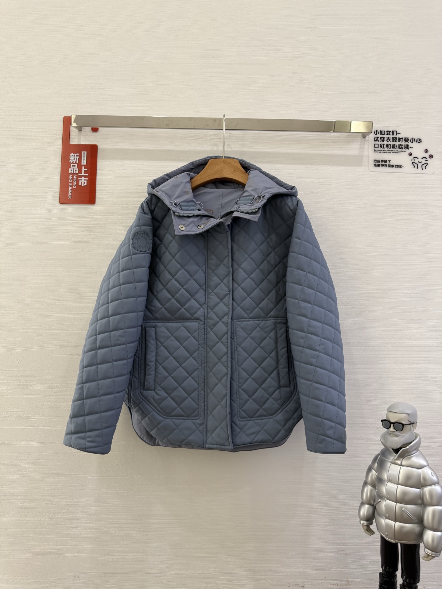 NO:536791,With dust bag 25HERMES double-sided quilted logo full-print zipper hooded long-sleeved women's jacket, Hermes 25 autumn and winter double-sided cotton jacket, must-have for autumn and winter, original development. Color blue and white Size SML model number AM11,,hermes,hermes,jackets & coats,jackets & coats,hats,alexander wang19860909配防尘袋 25HERMES爱马仕 双面绗缝Logo满印拉链开合连帽长袖女款夹克外套,爱马仕25秋冬双面棉服,秋冬必入款,原版开发. 颜色蓝色白色 尺码SML 款号AM11,,hermes,hermes,jackets & coats,jackets & coats,hats,alexander wang,Women's clothing