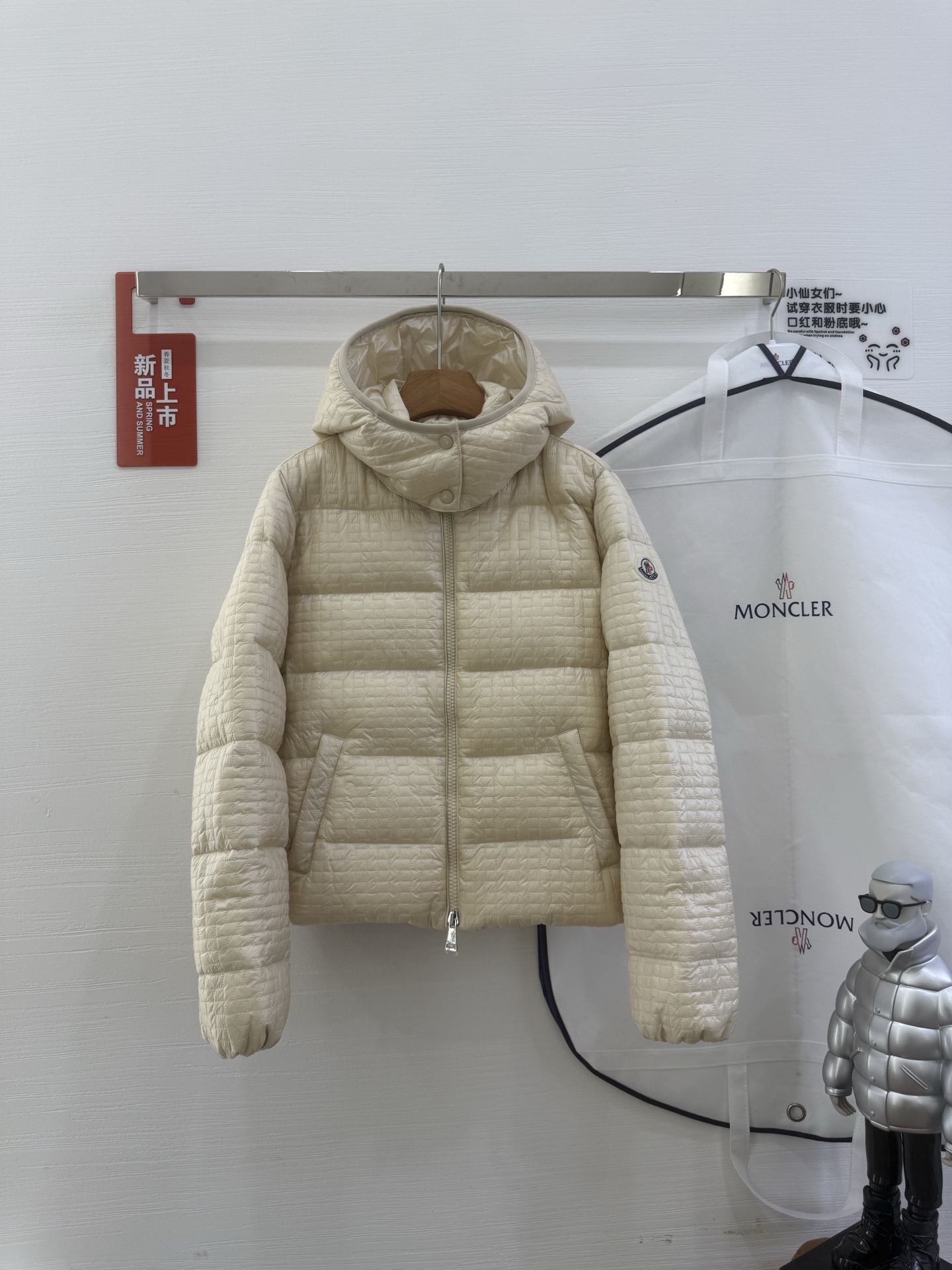 NO:508425,With dust bag 25Moncler Gisors geometric quilted hooded short down jacket for women's jacket, waffle down jacket, super big hit Size 0123 Color black white, Moncler, jackets & coats, jackets & coats, down jacket, hats, alexander wang19860909配防尘袋 25Moncler盟可睐 Gisors几何绗缝连帽短款羽绒服女款夹克外套,华夫格羽绒服,超级大爆款 尺码0123 颜色黑色 白色,,Moncler,jackets & coats,jackets & coats,down jacket,hats,alexander wang,Women's clothing