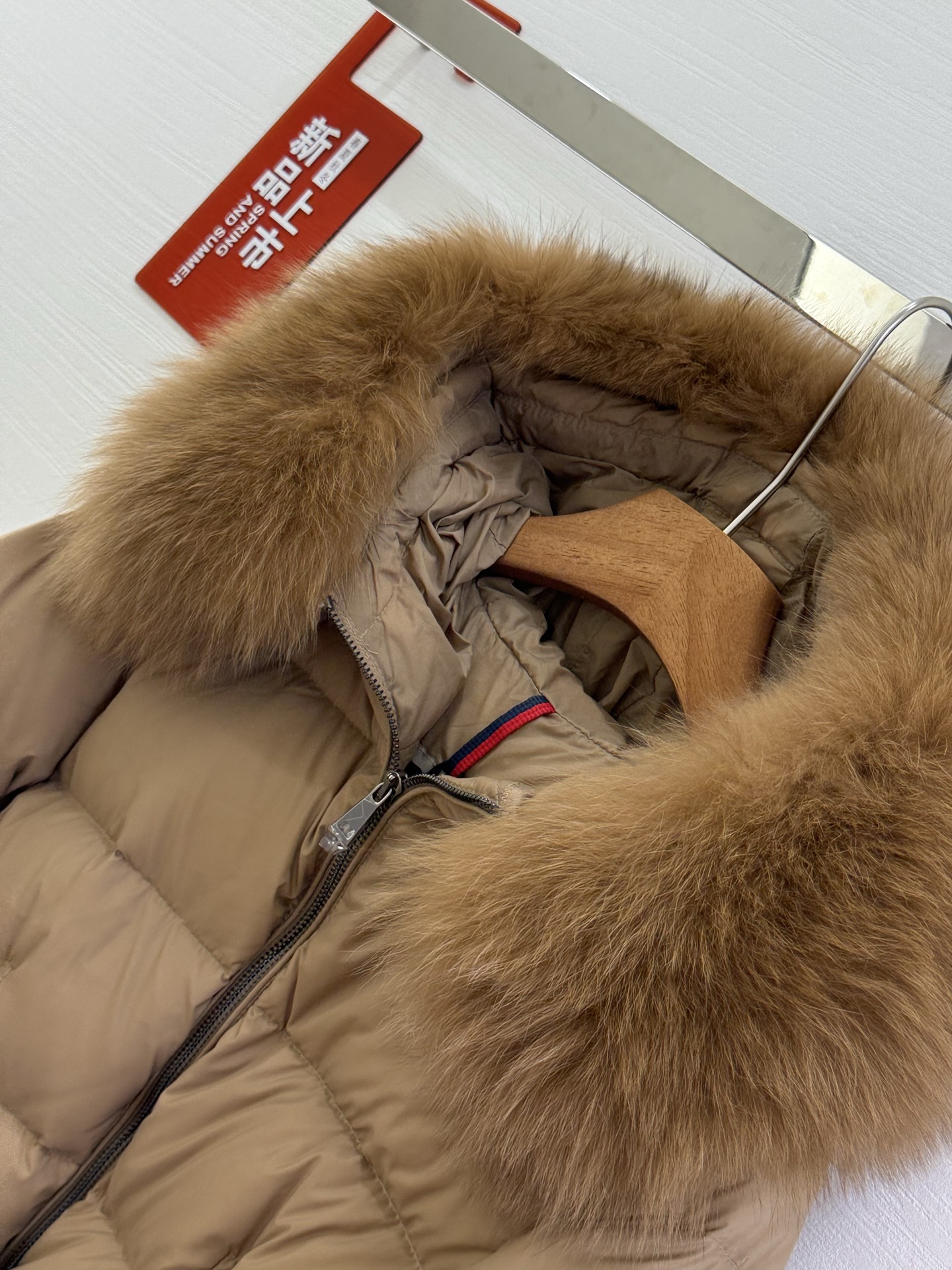 咖色咖毛（顶级版）MON&LER BOED系列♨️实拍图颜色 ：白色 绿色 黑色 码数1-2-3-4毛领