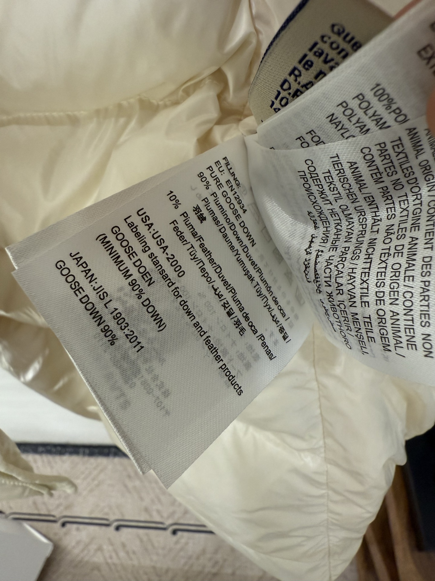 经典王菲同款。最高品质！蒙口女款短款羽绒服 【王菲上身代言！🇫🇷羽皇/MONCLER蒙口出品】明星经典款