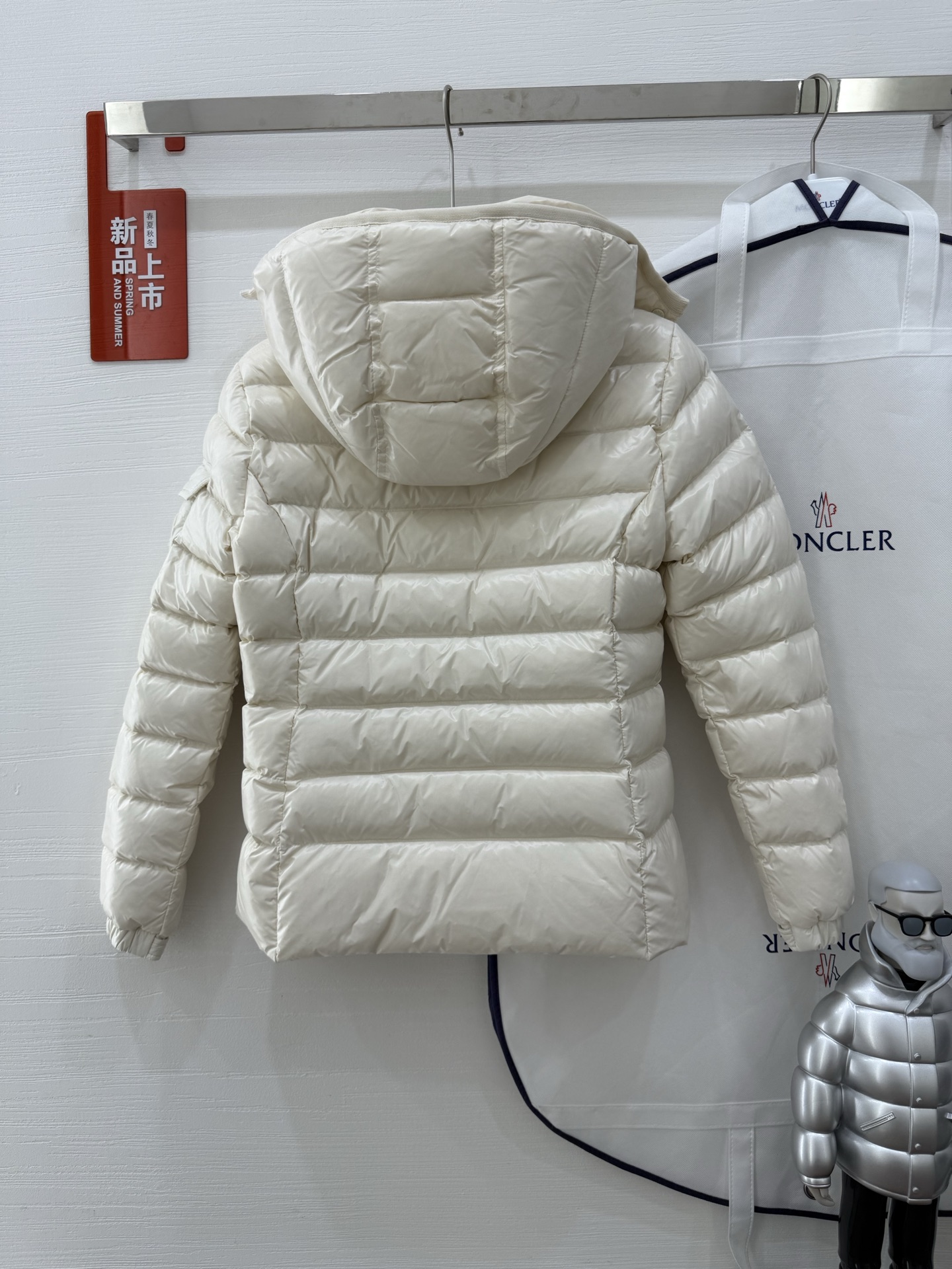 经典王菲同款。最高品质！蒙口女款短款羽绒服 【王菲上身代言！🇫🇷羽皇/MONCLER蒙口出品】明星经典款