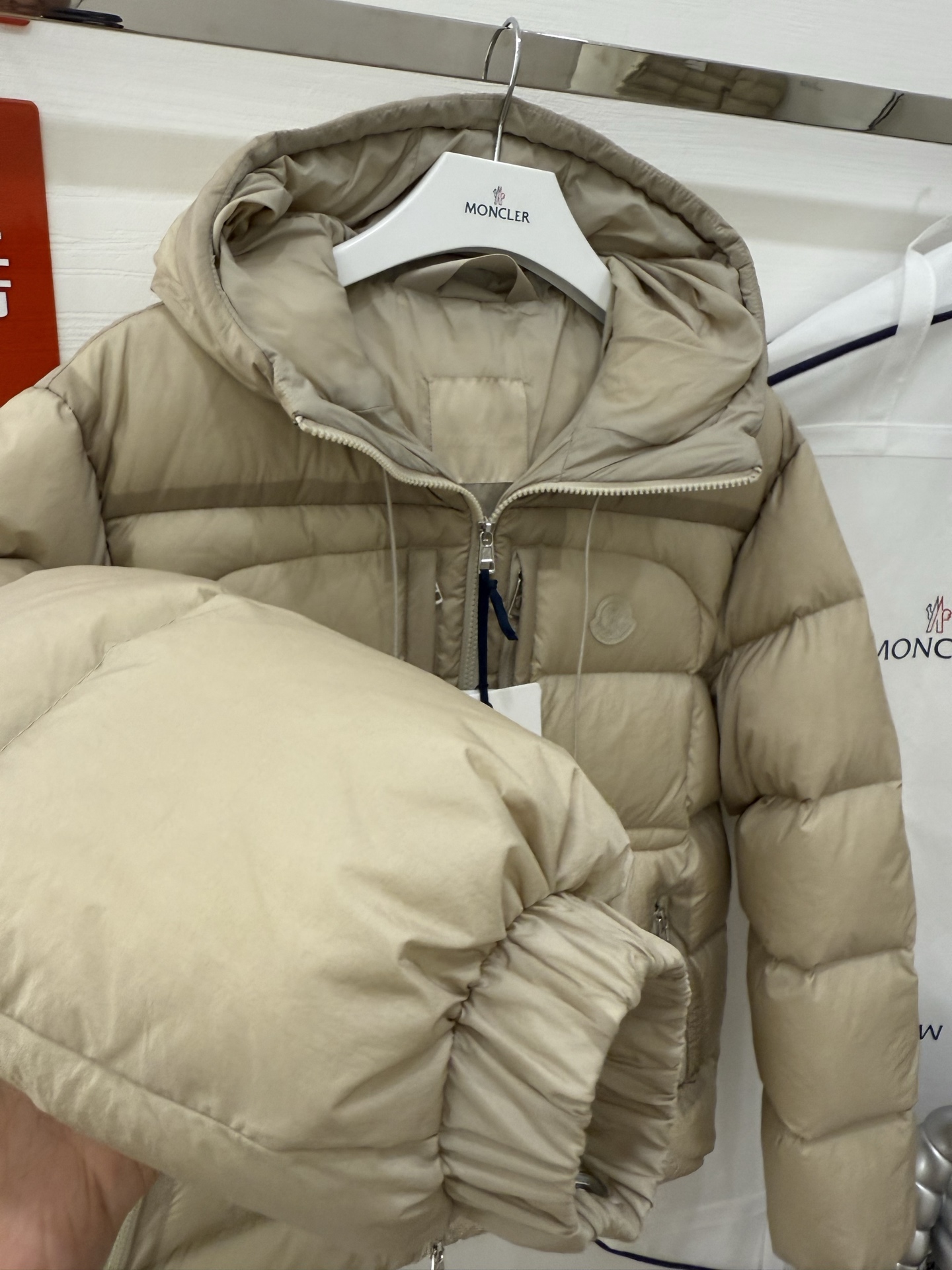 ✨✨✨Moncler蒙口25春夏男ORFET薄短款连帽轻质羽绒服，宽松版型百搭不挑人，男女同款，原版定制