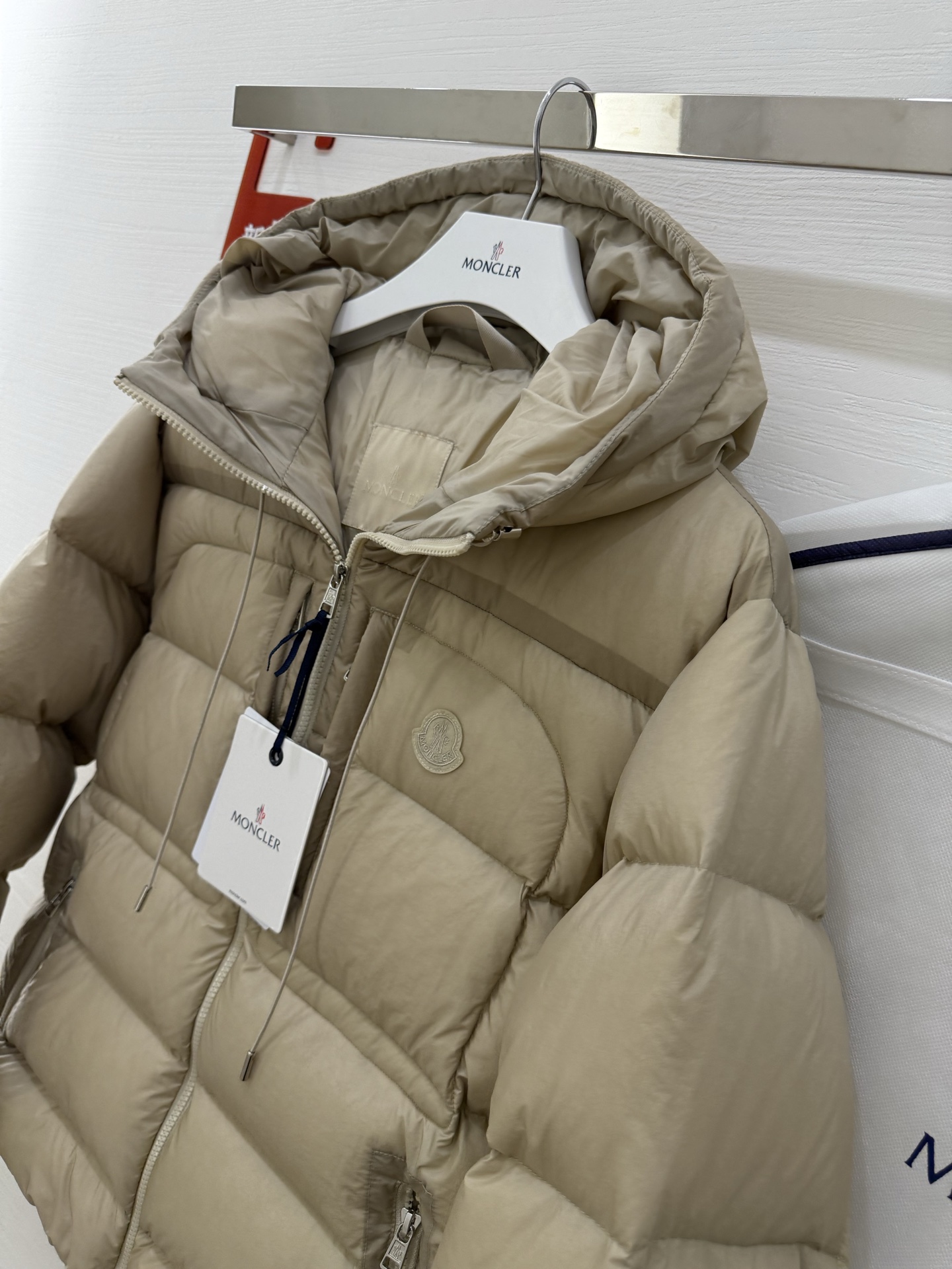 ✨✨✨Moncler蒙口25春夏男ORFET薄短款连帽轻质羽绒服，宽松版型百搭不挑人，男女同款，原版定制