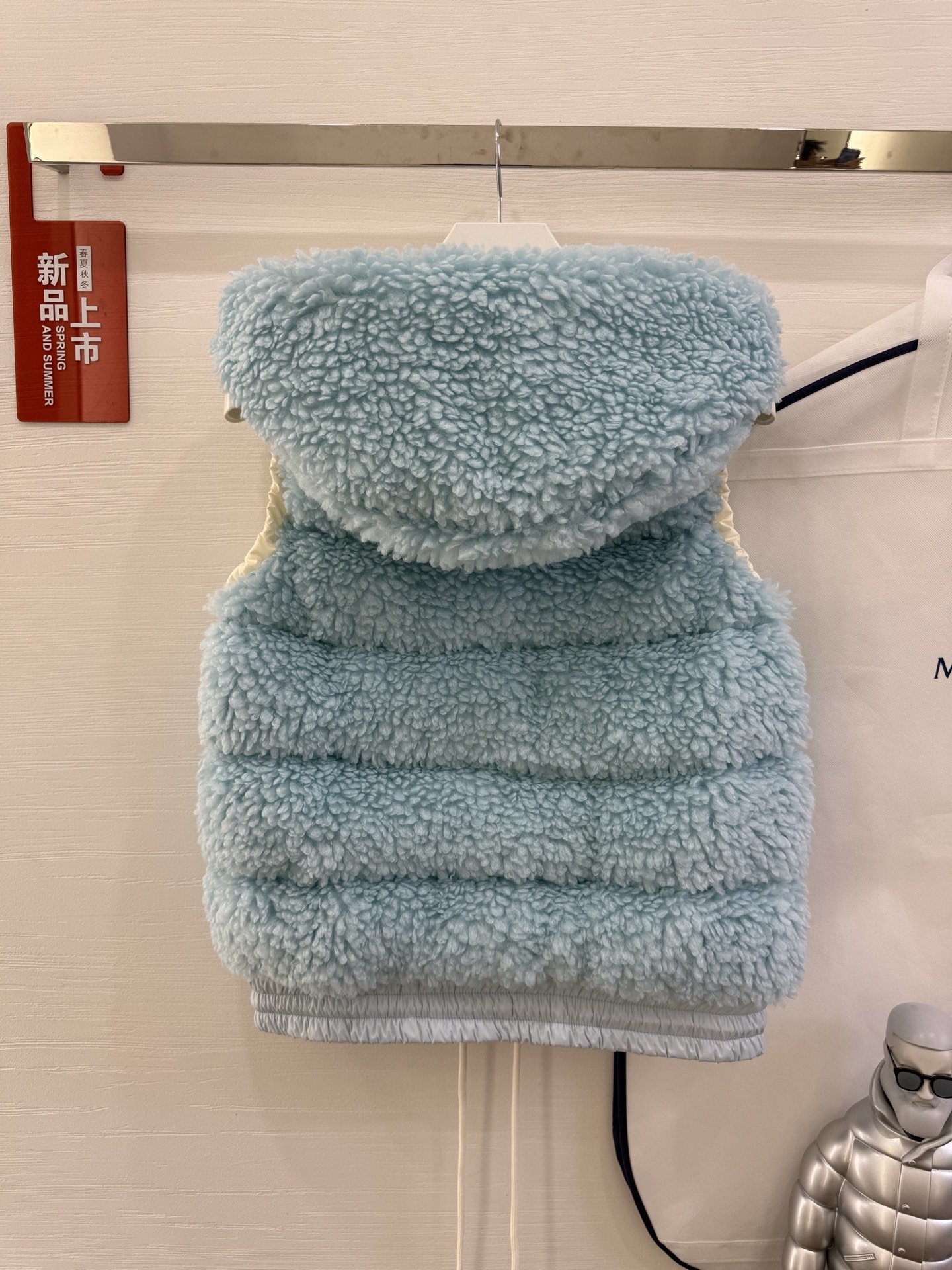 25Moncler蒙口经典Teddy泰迪连帽休闲女士羽绒马甲码数：123颜色：米白 粉色 蓝色 黑色