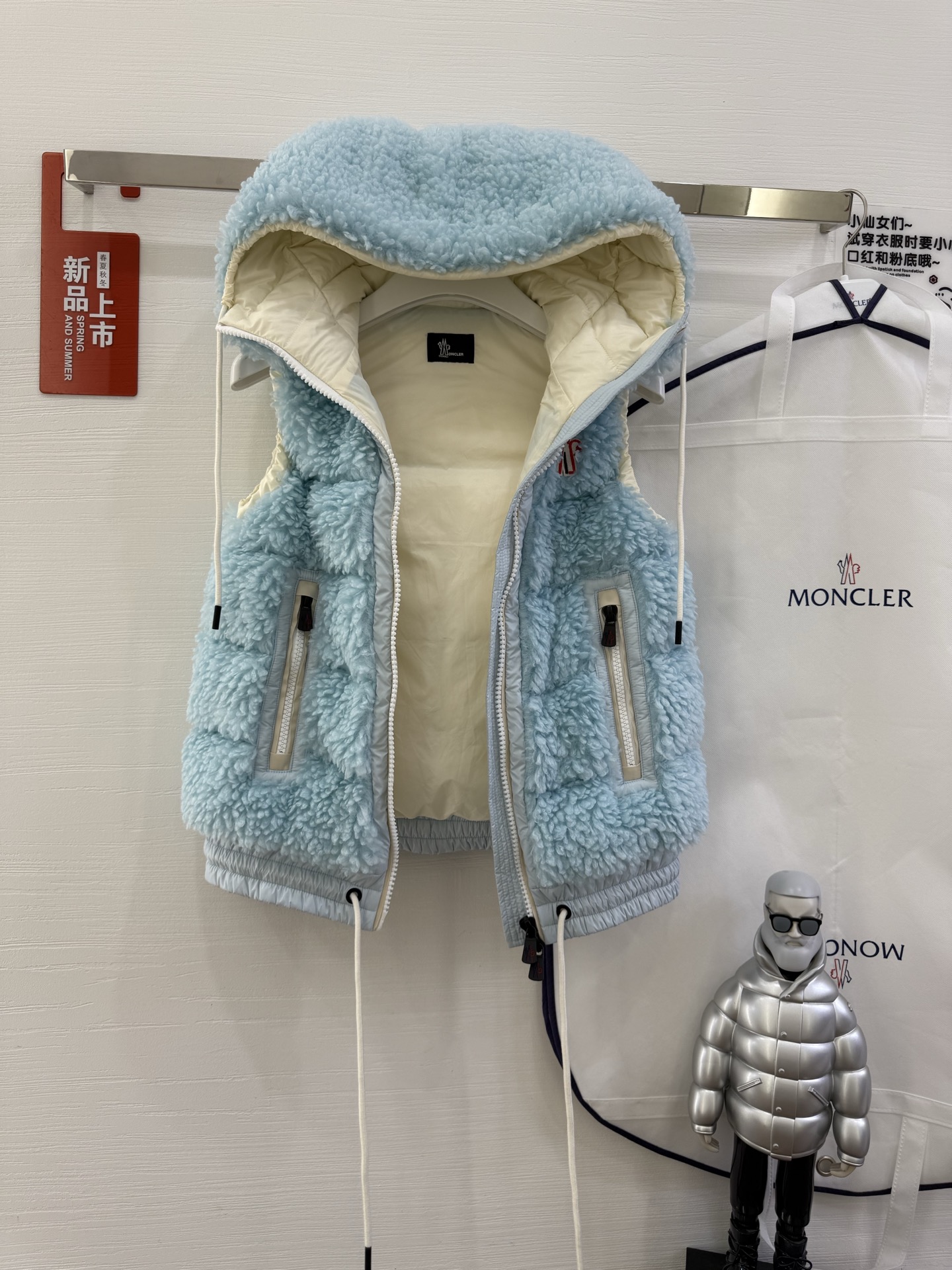 25Moncler蒙口经典Teddy泰迪连帽休闲女士羽绒马甲码数：123颜色：米白 粉色 蓝色 黑色