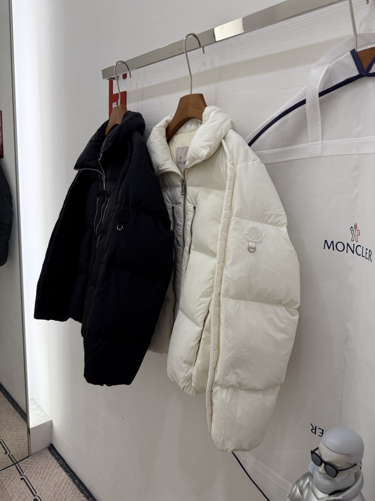 ✨✨✨蒙口2025新款卢昱晓同款羽绒服，Moncler x Willow Smith 新款联名，三条拉链