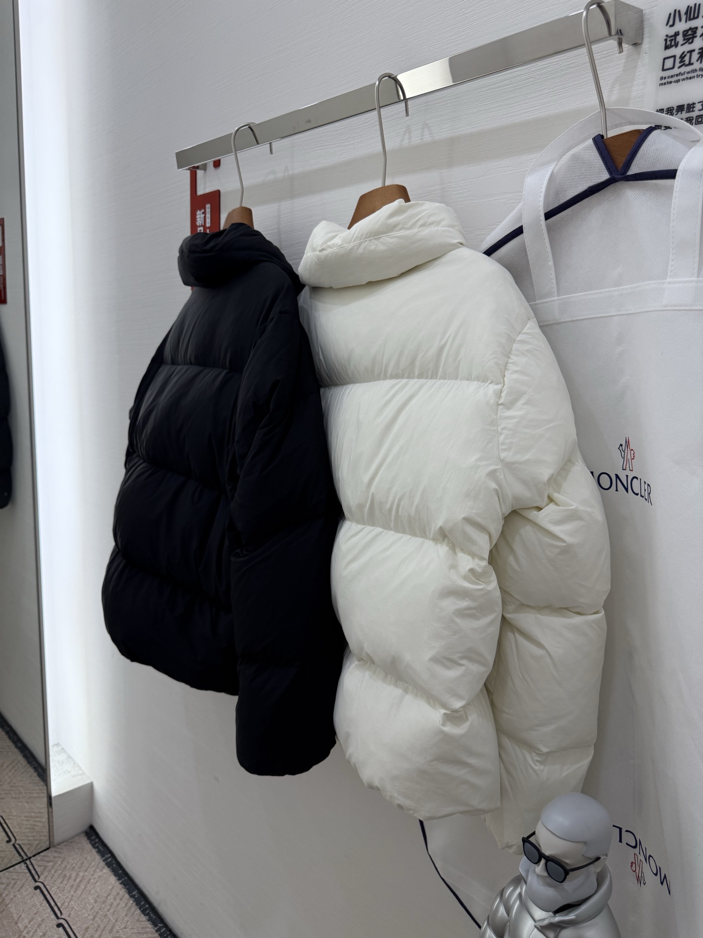 ✨✨✨蒙口2025新款卢昱晓同款羽绒服，Moncler x Willow Smith 新款联名，三条拉链