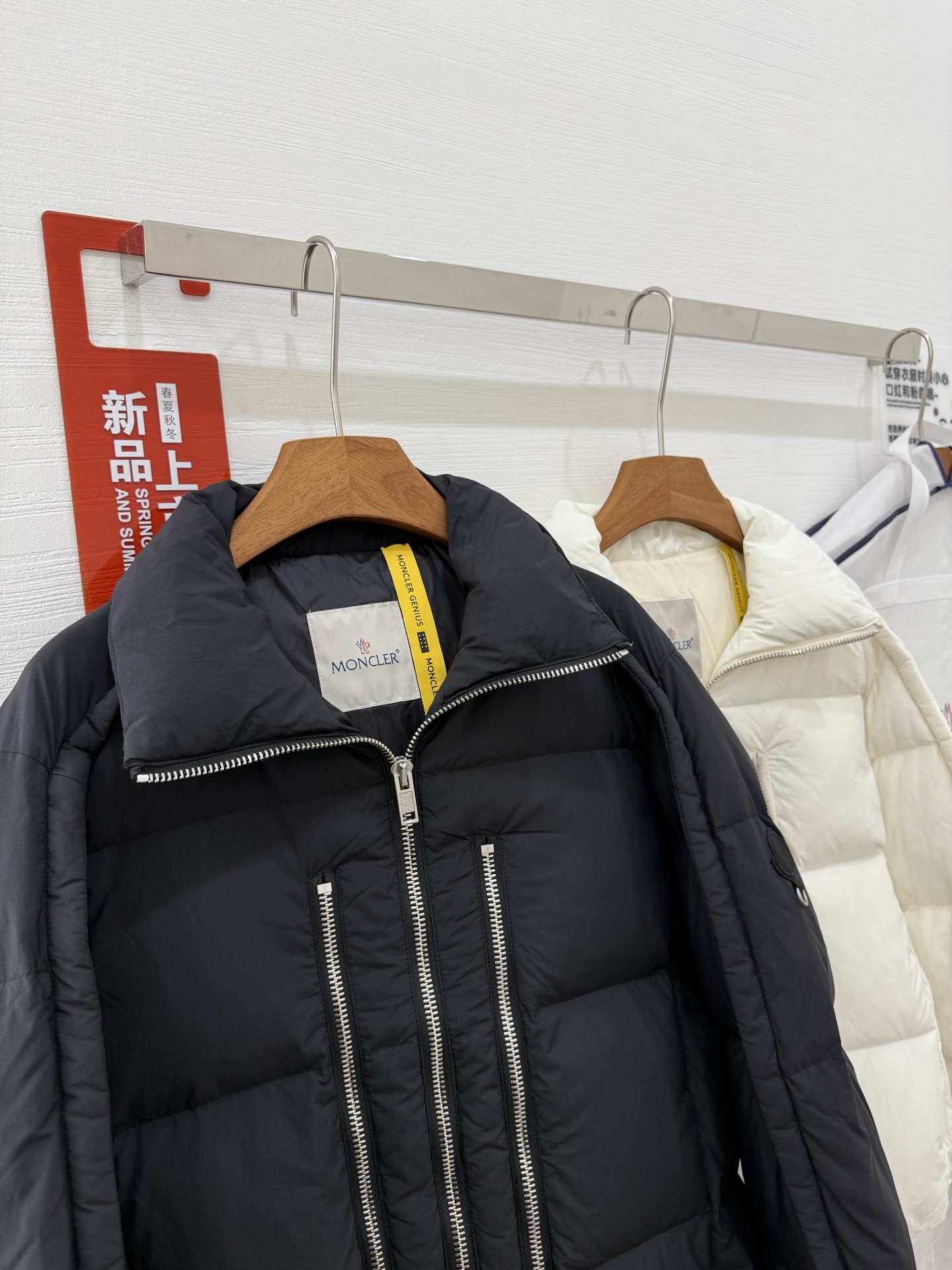 ✨✨✨蒙口2025新款卢昱晓同款羽绒服，Moncler x Willow Smith 新款联名，三条拉链