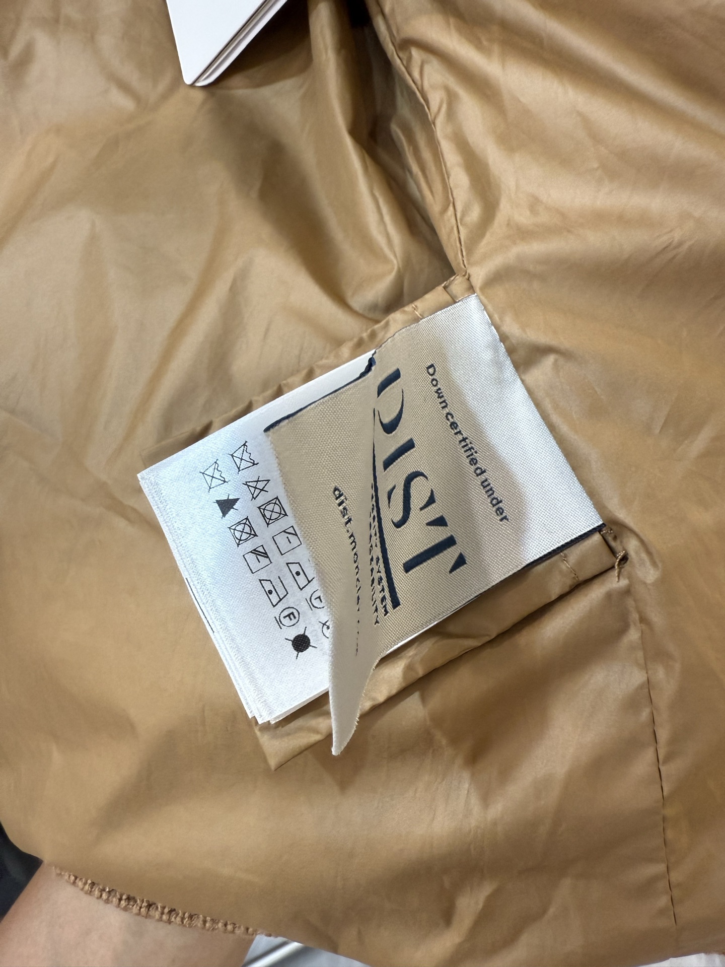 Moncler Cardigan夹层羊毛棉质绞花针织混纺拼接羽绒开衫.柜台“C位”爆款.