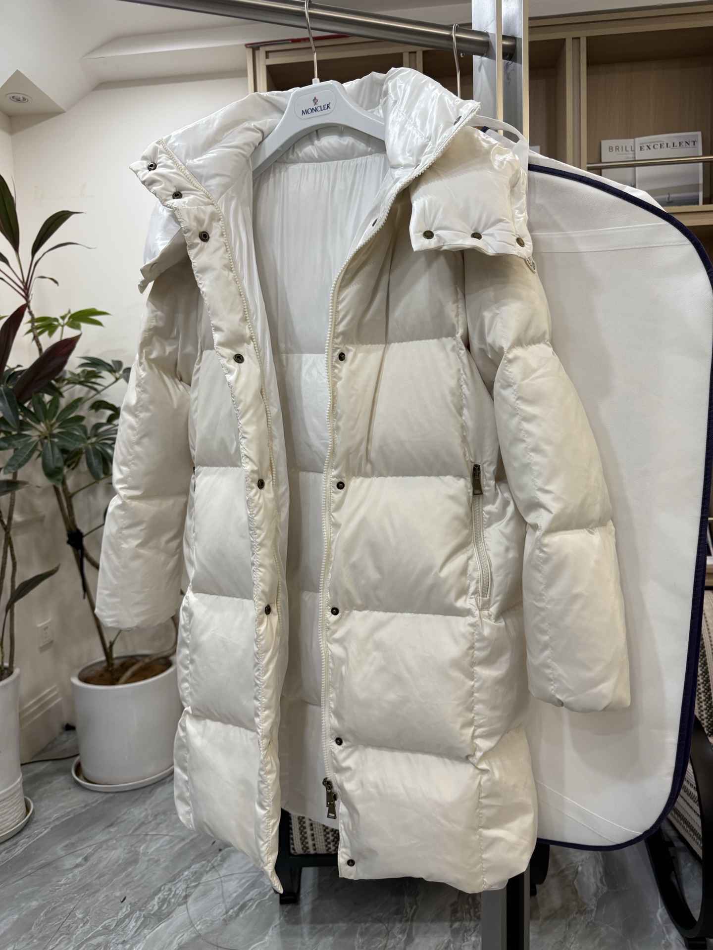 ✨✨✨25Moncler盟可睐 Litte白巧黑巧连帽长款羽绒服女款夹克外套Litte羽绒夹克具有保护性