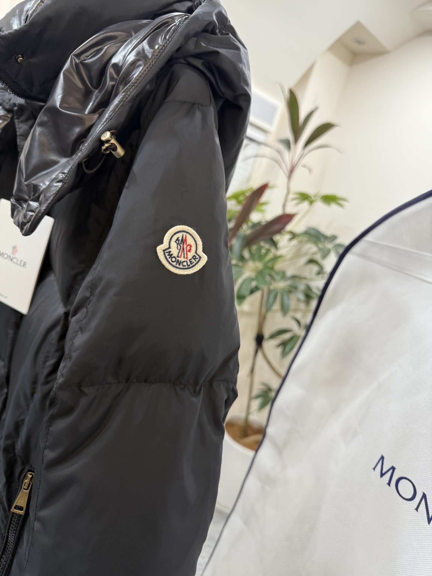 ✨✨✨25Moncler盟可睐 Litte白巧黑巧连帽长款羽绒服女款夹克外套Litte羽绒夹克具有保护性