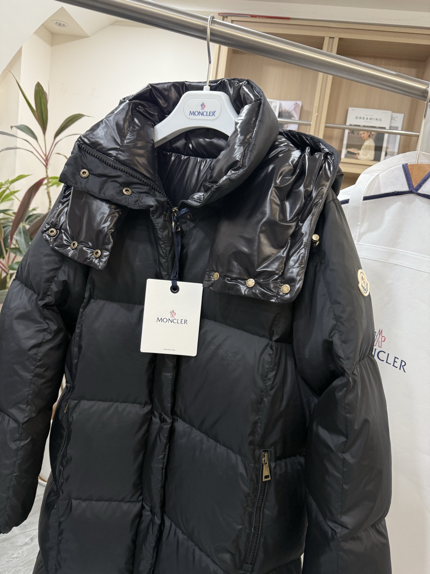 ✨✨✨25Moncler盟可睐 Litte白巧黑巧连帽长款羽绒服女款夹克外套Litte羽绒夹克具有保护性