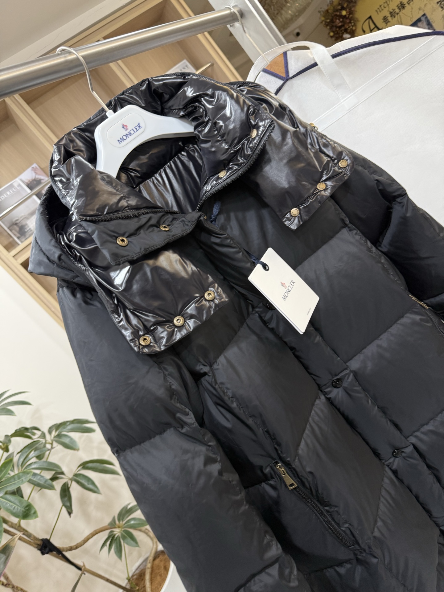 ✨✨✨25Moncler盟可睐 Litte白巧黑巧连帽长款羽绒服女款夹克外套Litte羽绒夹克具有保护性