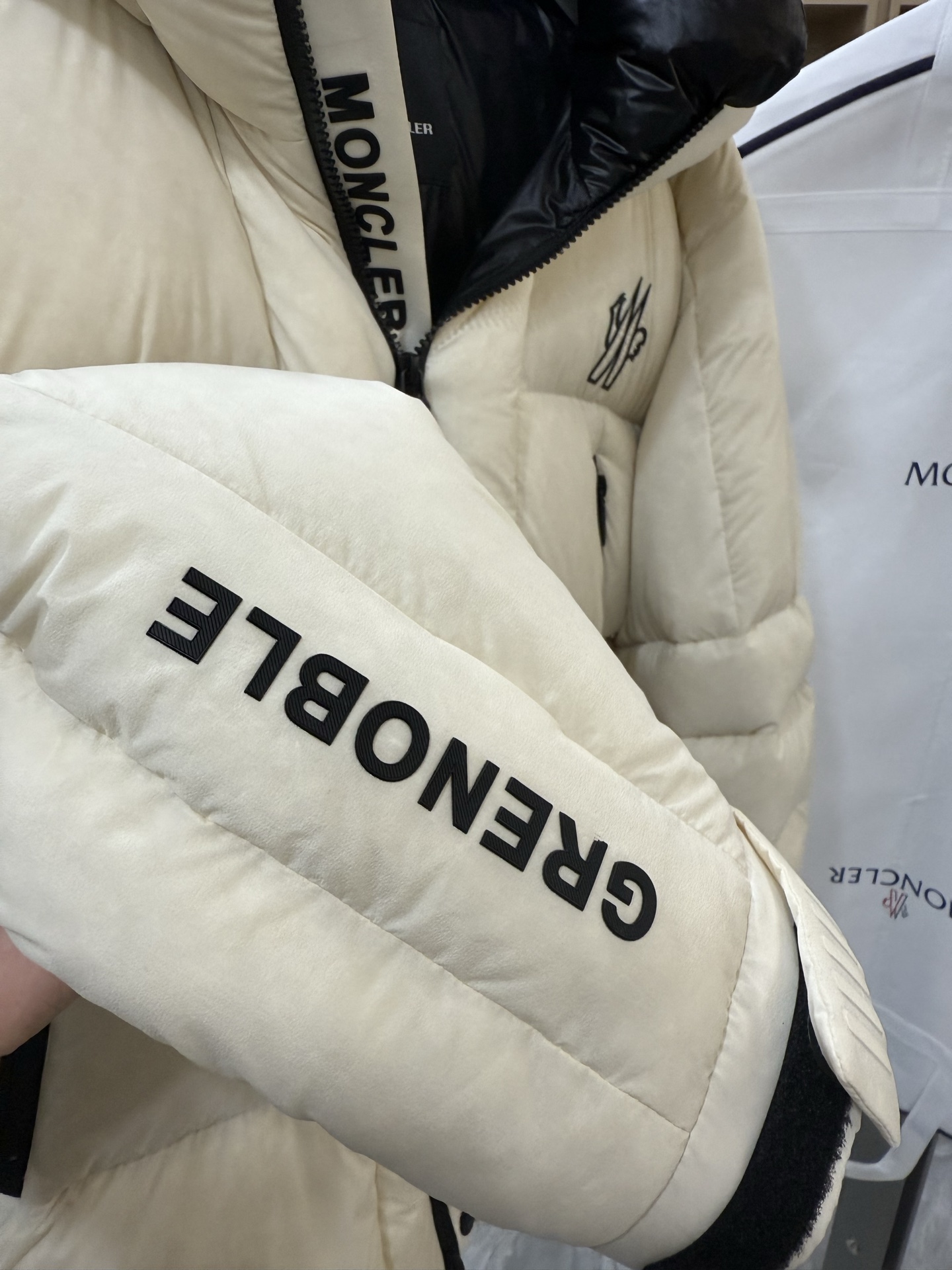 🔥🔥🔥 顶级版 专柜同步 🔥🔥🔥🇫🇷 Mo＊cⅠer 秋冬款羽绒服👇👇👇 顶级版本 90绒 充绒量500