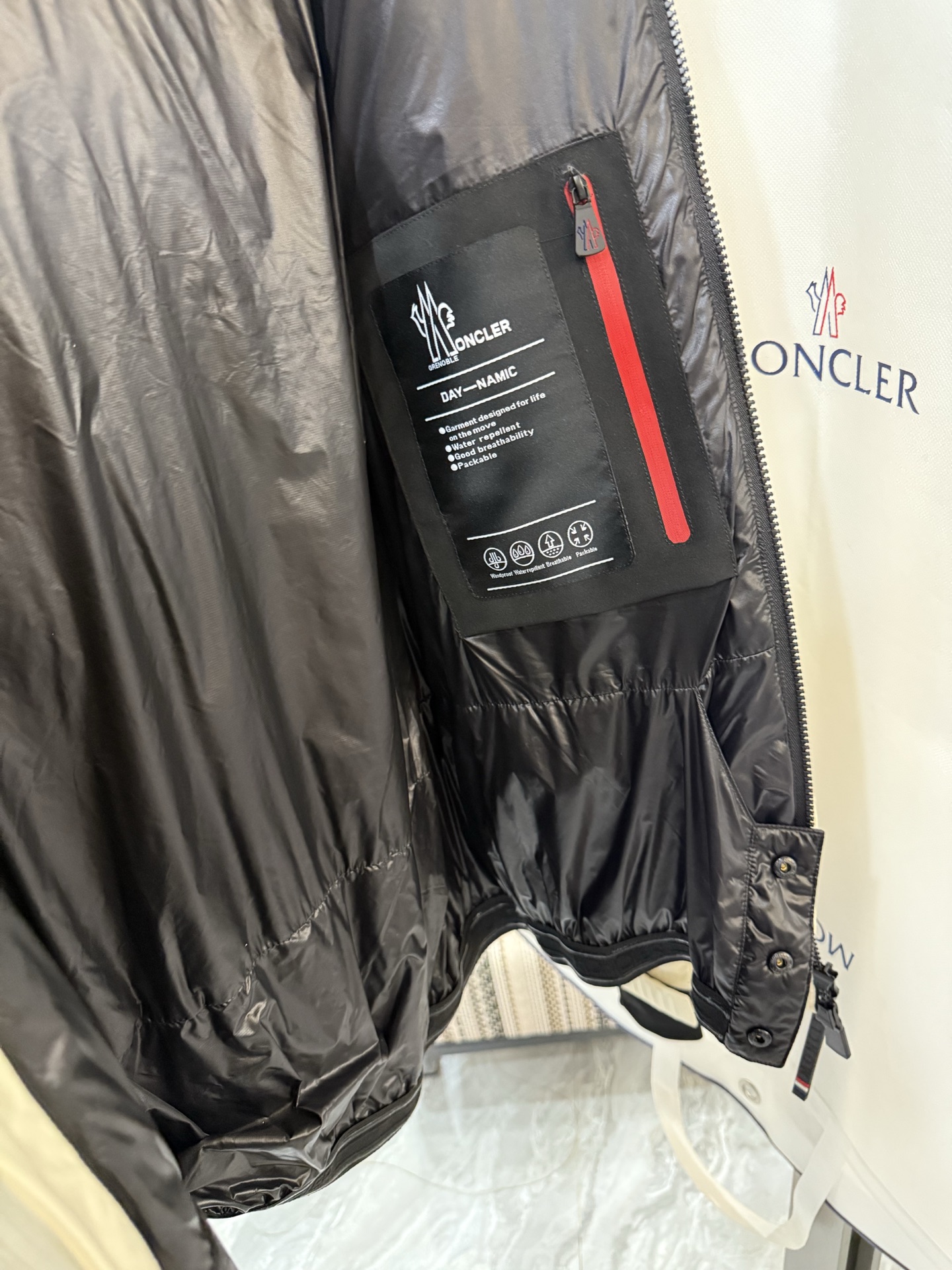 🔥🔥🔥 顶级版 专柜同步 🔥🔥🔥🇫🇷 Mo＊cⅠer 秋冬款羽绒服👇👇👇 顶级版本 90绒 充绒量500