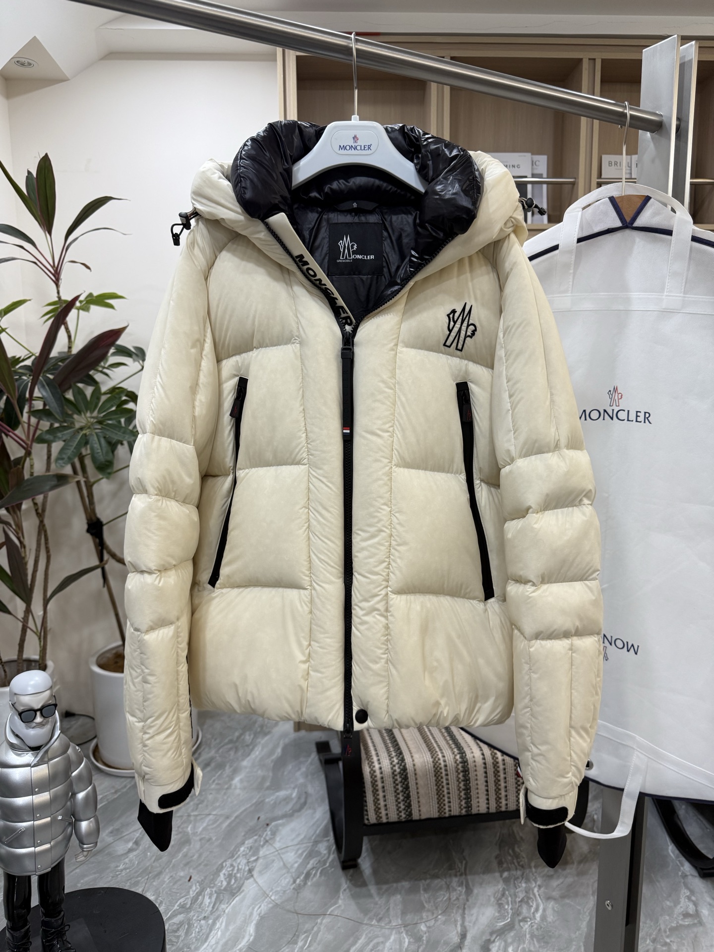 🔥🔥🔥 顶级版 专柜同步 🔥🔥🔥🇫🇷 Mo＊cⅠer 秋冬款羽绒服👇👇👇 顶级版本 90绒 充绒量500