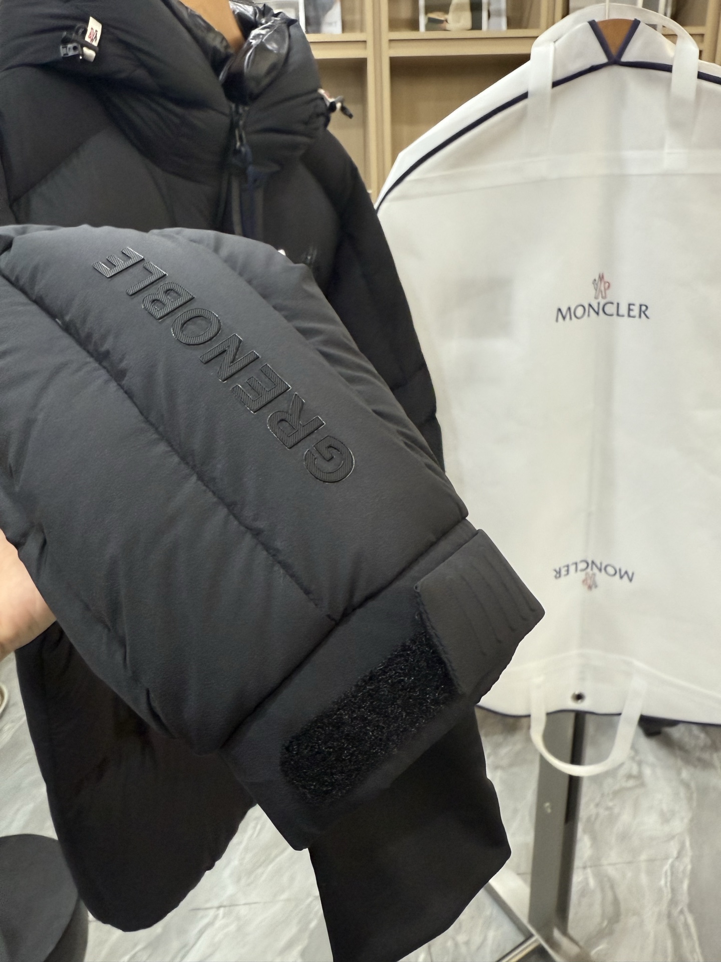 🔥🔥🔥 顶级版 专柜同步 🔥🔥🔥🇫🇷 Mo＊cⅠer 秋冬款羽绒服👇👇👇 顶级版本 90绒 充绒量500