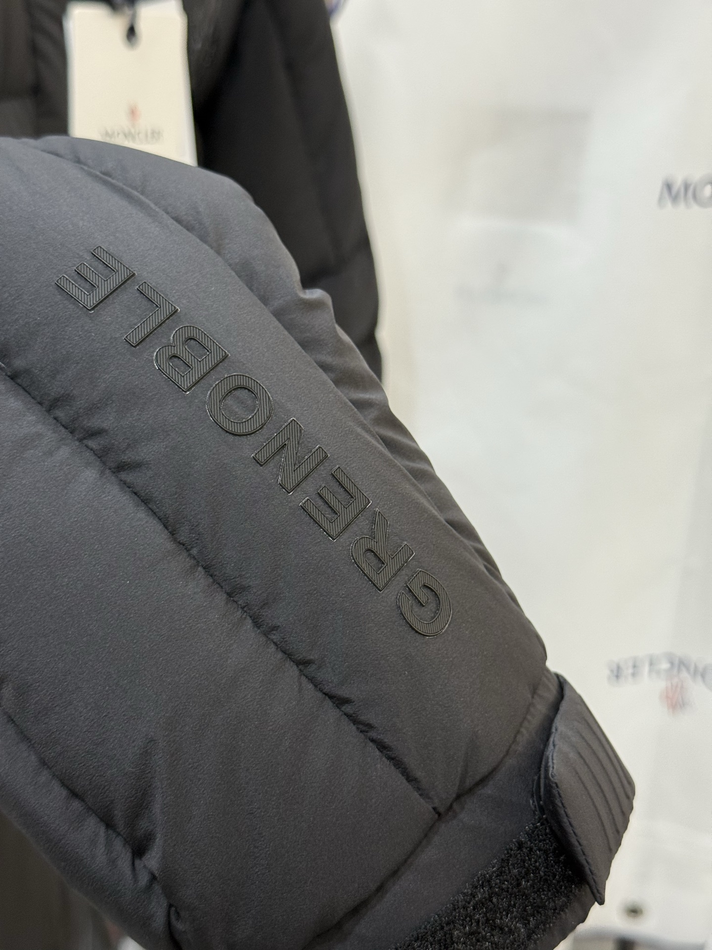 🔥🔥🔥 顶级版 专柜同步 🔥🔥🔥🇫🇷 Mo＊cⅠer 秋冬款羽绒服👇👇👇 顶级版本 90绒 充绒量500