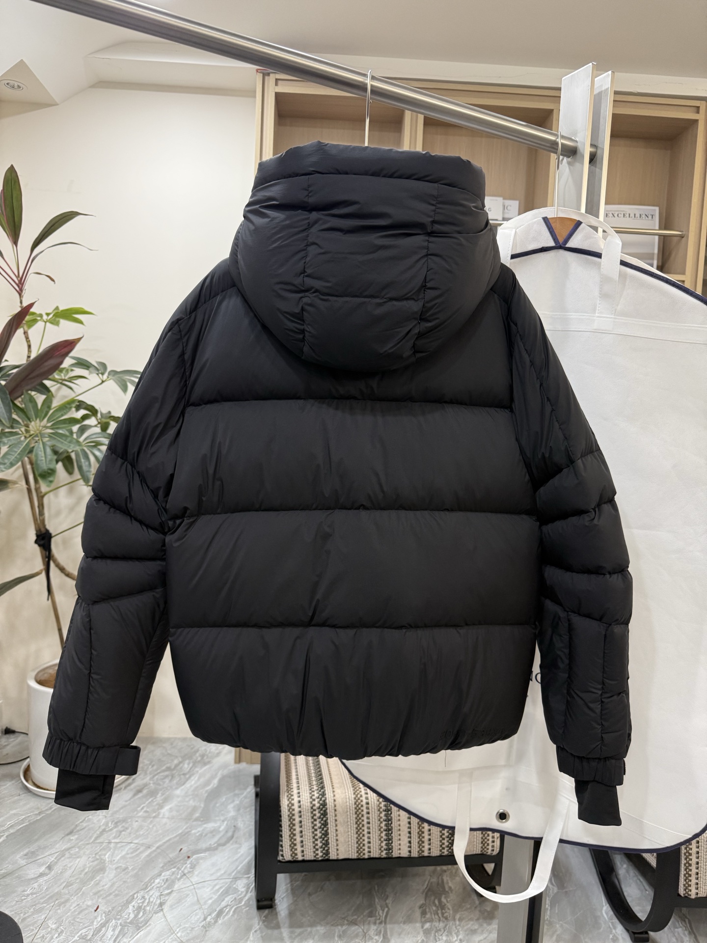 🔥🔥🔥 顶级版 专柜同步 🔥🔥🔥🇫🇷 Mo＊cⅠer 秋冬款羽绒服👇👇👇 顶级版本 90绒 充绒量500