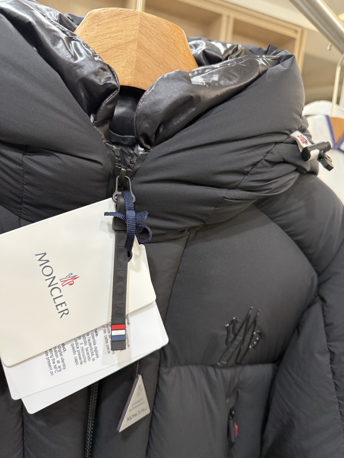 🔥🔥🔥 顶级版 专柜同步 🔥🔥🔥🇫🇷 Mo＊cⅠer 秋冬款羽绒服👇👇👇 顶级版本 90绒 充绒量500