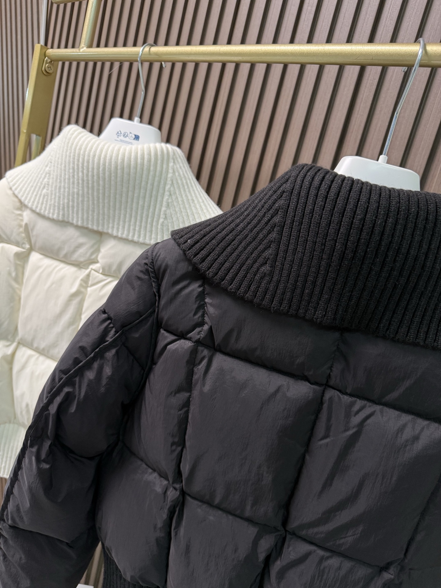 ✨✨✨蒙口秋冬最新款，针织拼接大翻领夹克羽绒服外套 ，针织翻领夹克版型，显瘦不挑人 国标90白鹅绒填充 