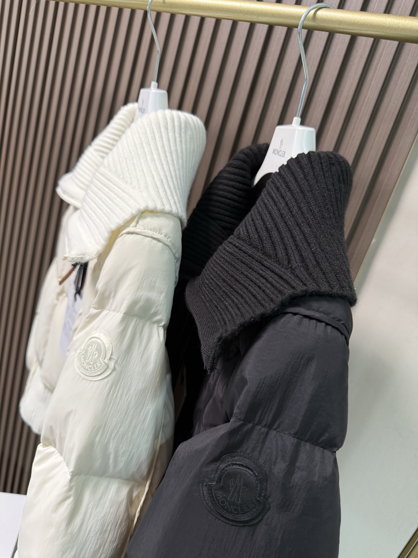 ✨✨✨蒙口秋冬最新款，针织拼接大翻领夹克羽绒服外套 ，针织翻领夹克版型，显瘦不挑人 国标90白鹅绒填充 