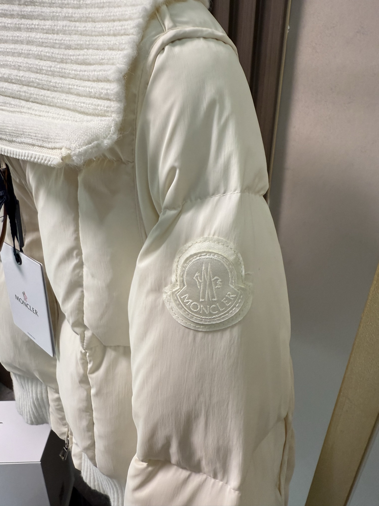 ✨✨✨蒙口秋冬最新款，针织拼接大翻领夹克羽绒服外套 ，针织翻领夹克版型，显瘦不挑人 国标90白鹅绒填充 