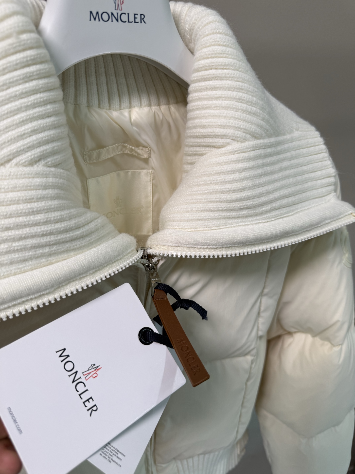 ✨✨✨蒙口秋冬最新款，针织拼接大翻领夹克羽绒服外套 ，针织翻领夹克版型，显瘦不挑人 国标90白鹅绒填充 