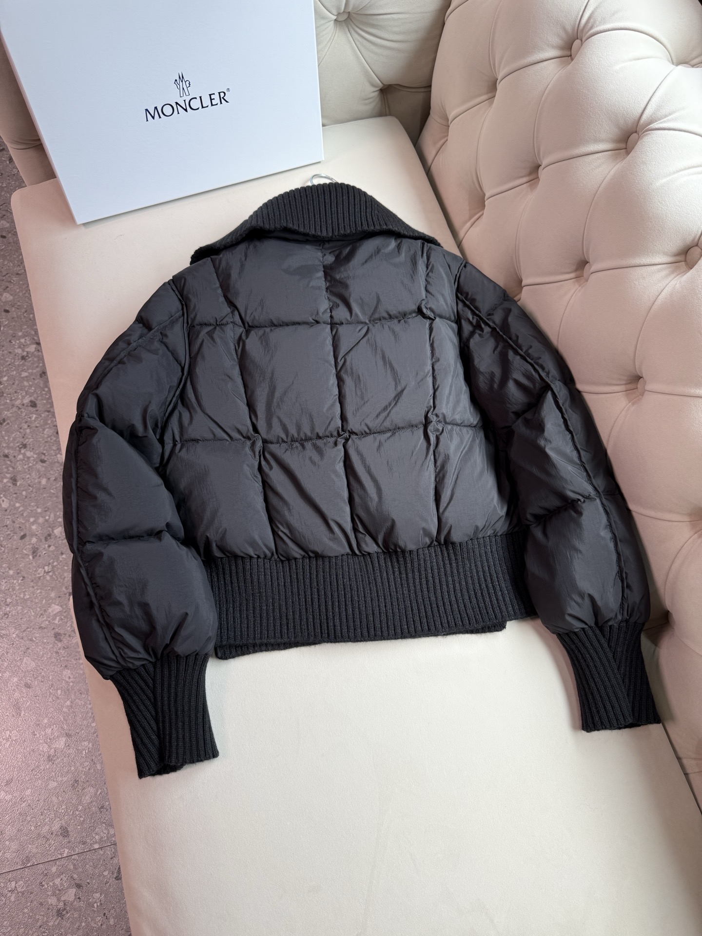 ✨✨✨蒙口秋冬最新款，针织拼接大翻领夹克羽绒服外套 ，针织翻领夹克版型，显瘦不挑人 国标90白鹅绒填充 