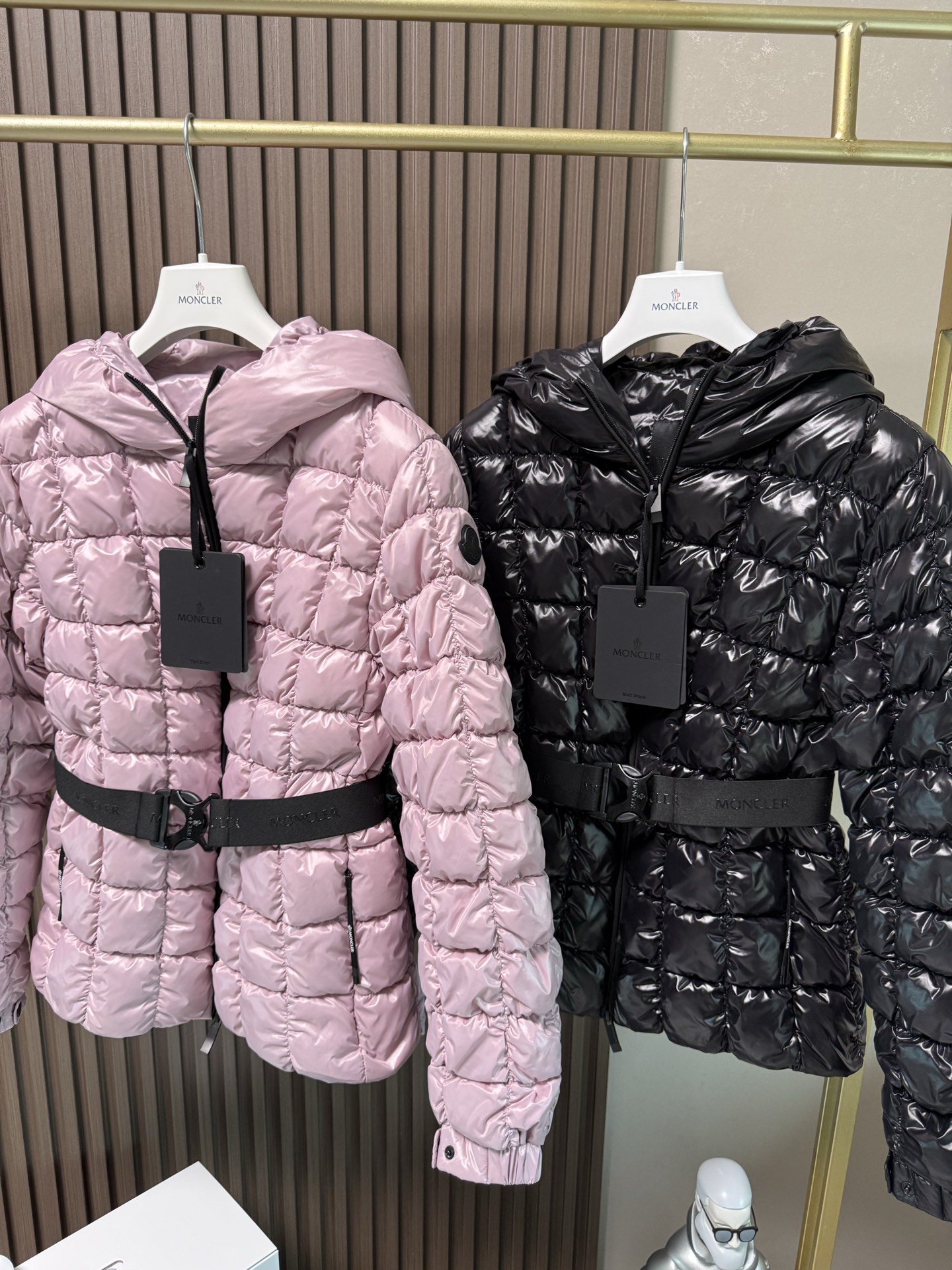 ✨✨✨25Moncler盟可睐 新品 Eynard连帽方形绗缝短款羽绒服女款夹克外套，Eynard羽绒夹