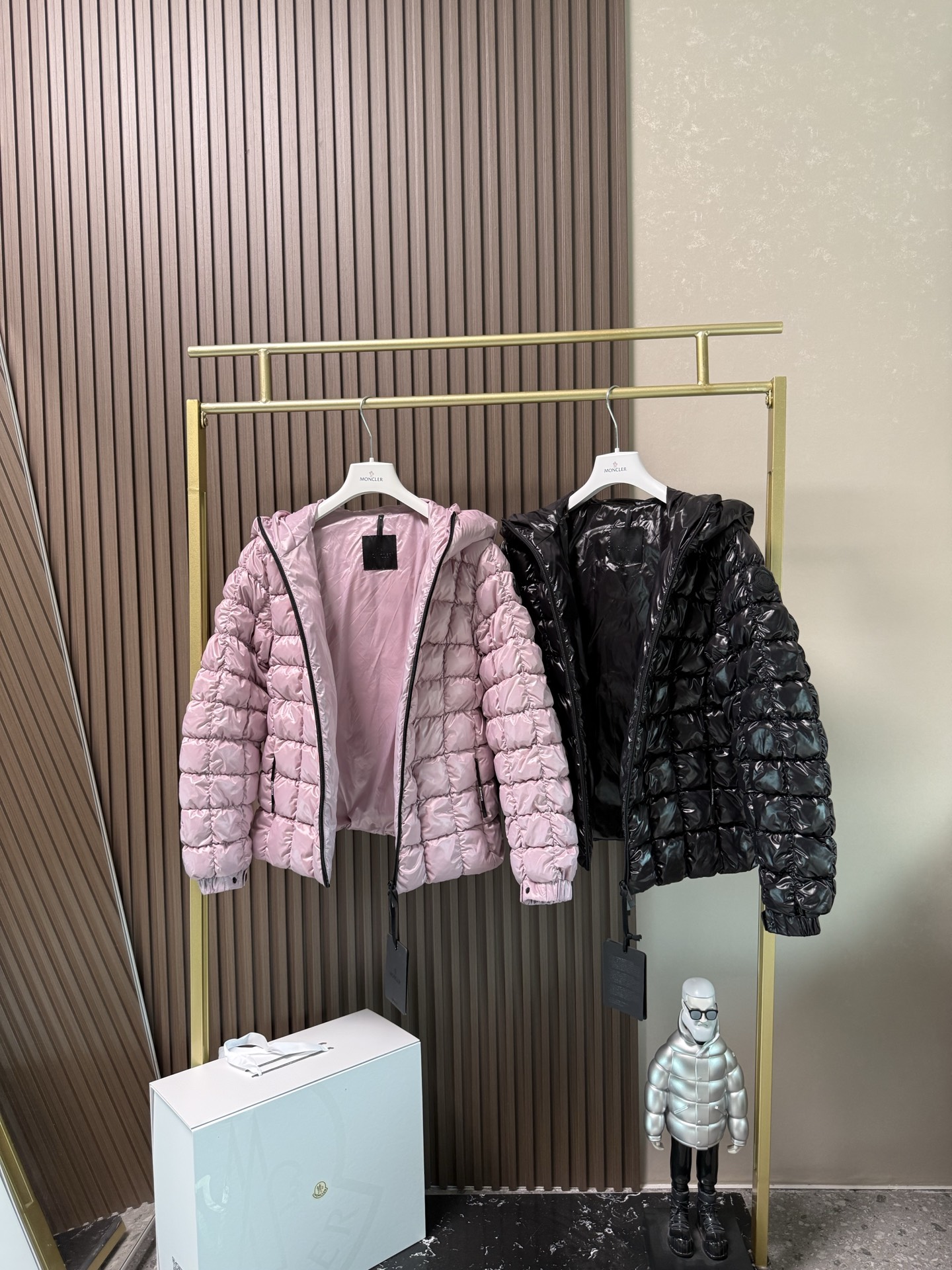 ✨✨✨25Moncler盟可睐 新品 Eynard连帽方形绗缝短款羽绒服女款夹克外套，Eynard羽绒夹