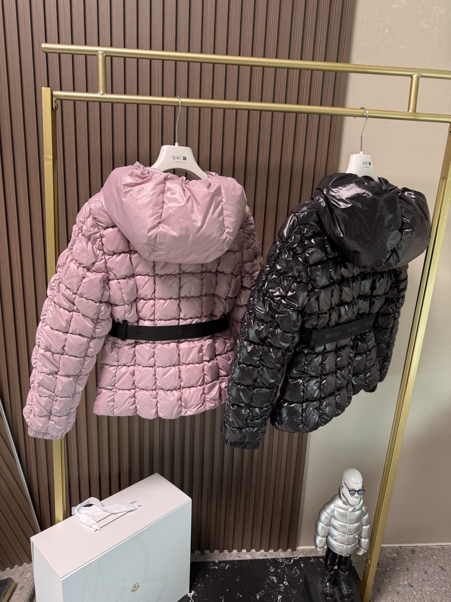 ✨✨✨25Moncler盟可睐 新品 Eynard连帽方形绗缝短款羽绒服女款夹克外套，Eynard羽绒夹