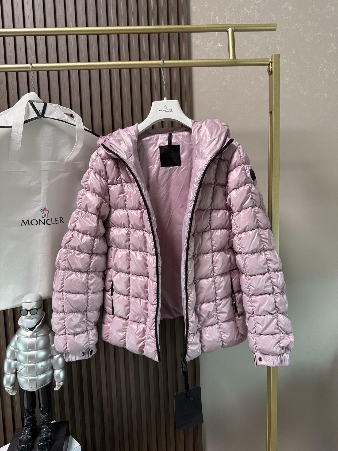 ✨✨✨25Moncler盟可睐 新品 Eynard连帽方形绗缝短款羽绒服女款夹克外套，Eynard羽绒夹