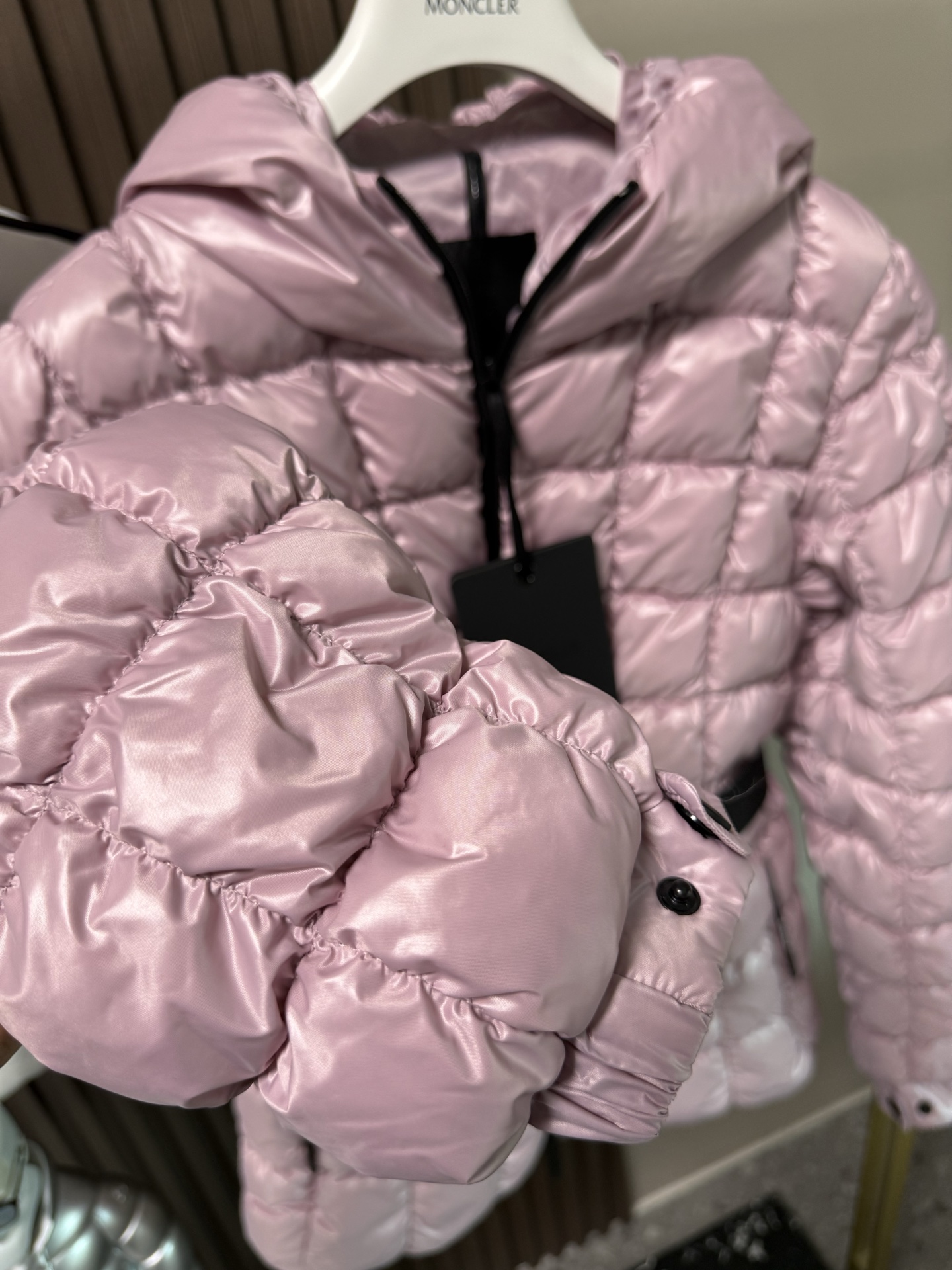 ✨✨✨25Moncler盟可睐 新品 Eynard连帽方形绗缝短款羽绒服女款夹克外套，Eynard羽绒夹