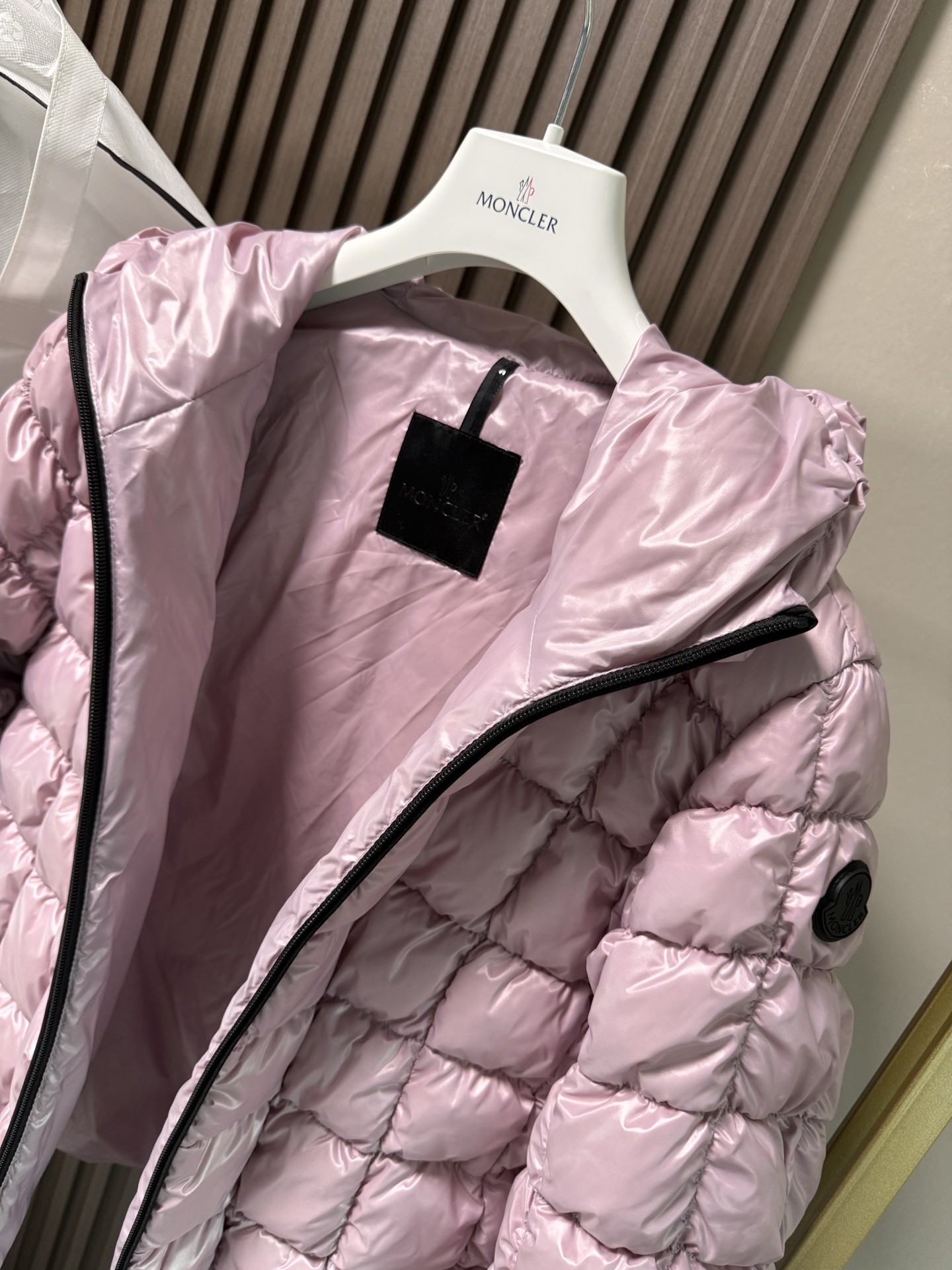 ✨✨✨25Moncler盟可睐 新品 Eynard连帽方形绗缝短款羽绒服女款夹克外套，Eynard羽绒夹