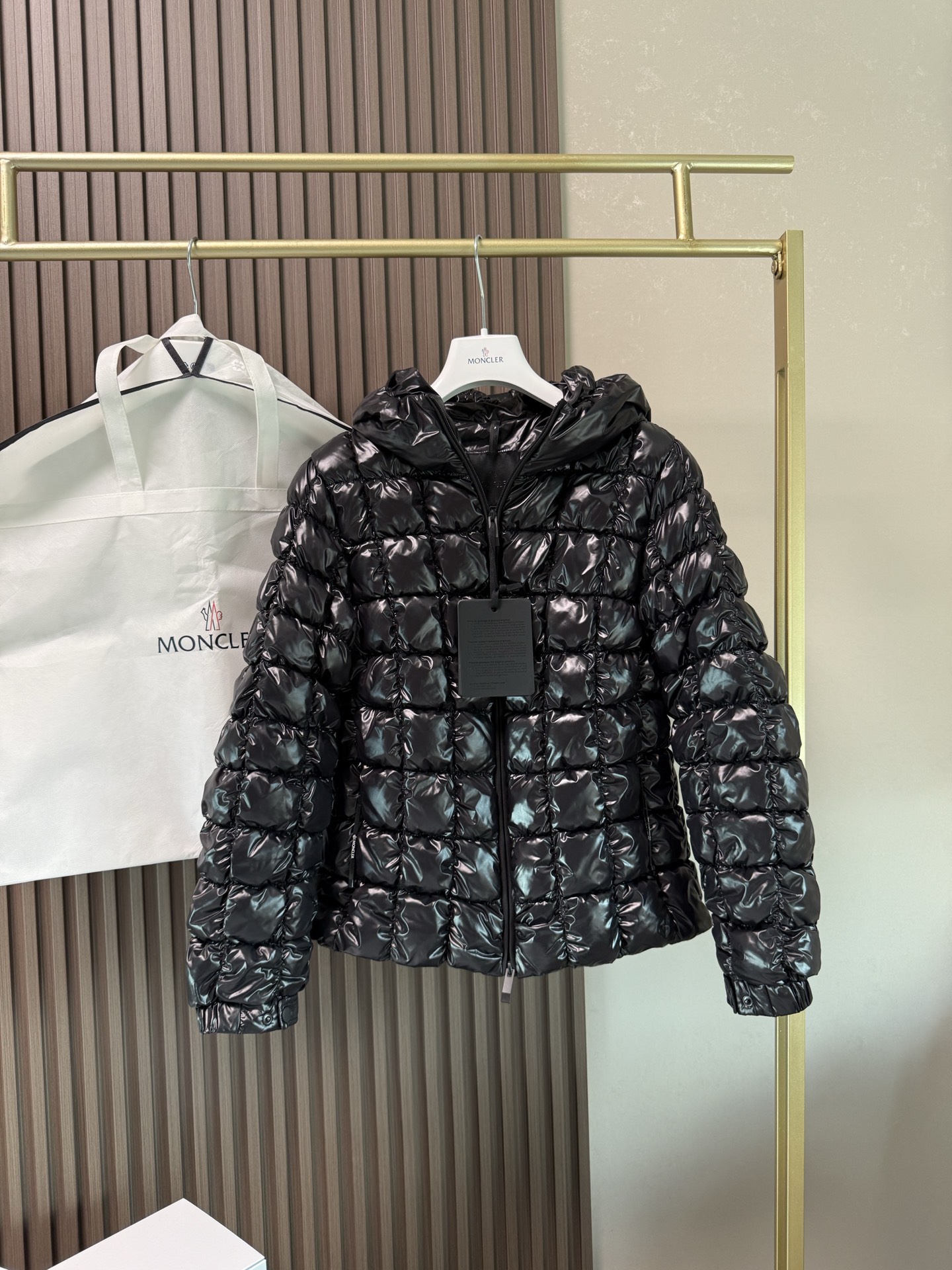 ✨✨✨25Moncler盟可睐 新品 Eynard连帽方形绗缝短款羽绒服女款夹克外套，Eynard羽绒夹