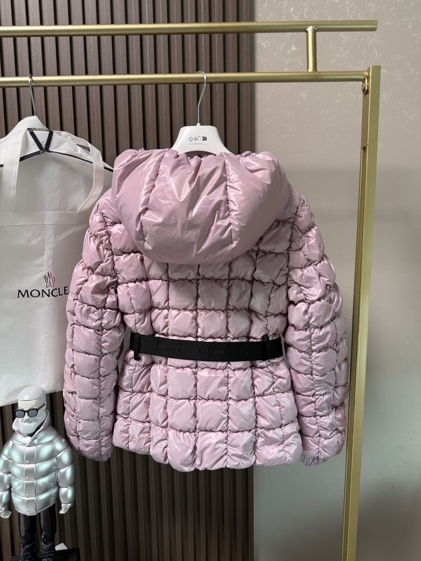 ✨✨✨25Moncler盟可睐 新品 Eynard连帽方形绗缝短款羽绒服女款夹克外套，Eynard羽绒夹