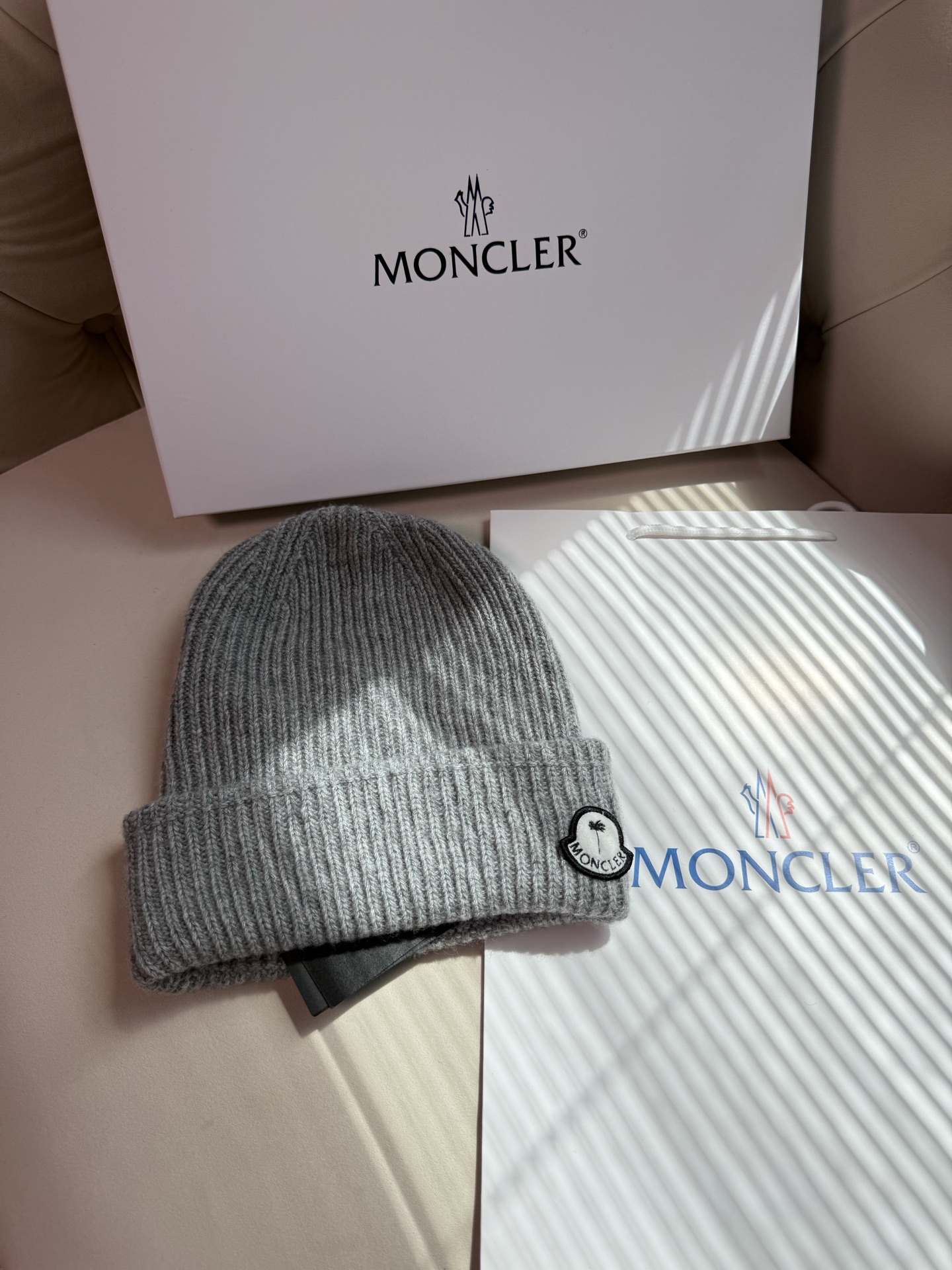 NO:563616,Moncler19860909Moncler X Palm Angels 25早春男女同款羊毛冷帽 灰色,全套包装,,hats,alexander wang,Women's clothing