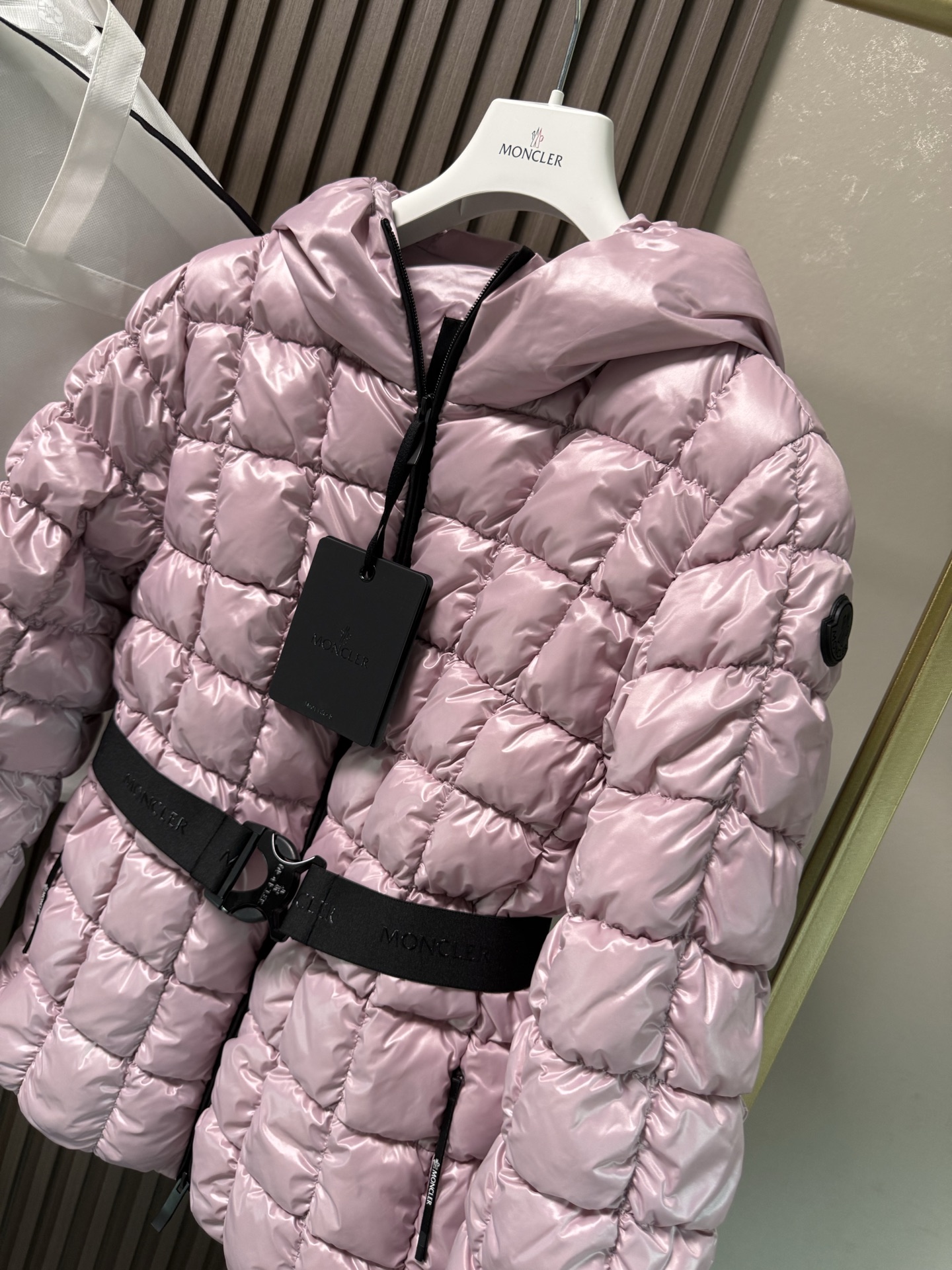 ✨✨✨25Moncler盟可睐 新品 Eynard连帽方形绗缝短款羽绒服女款夹克外套，Eynard羽绒夹