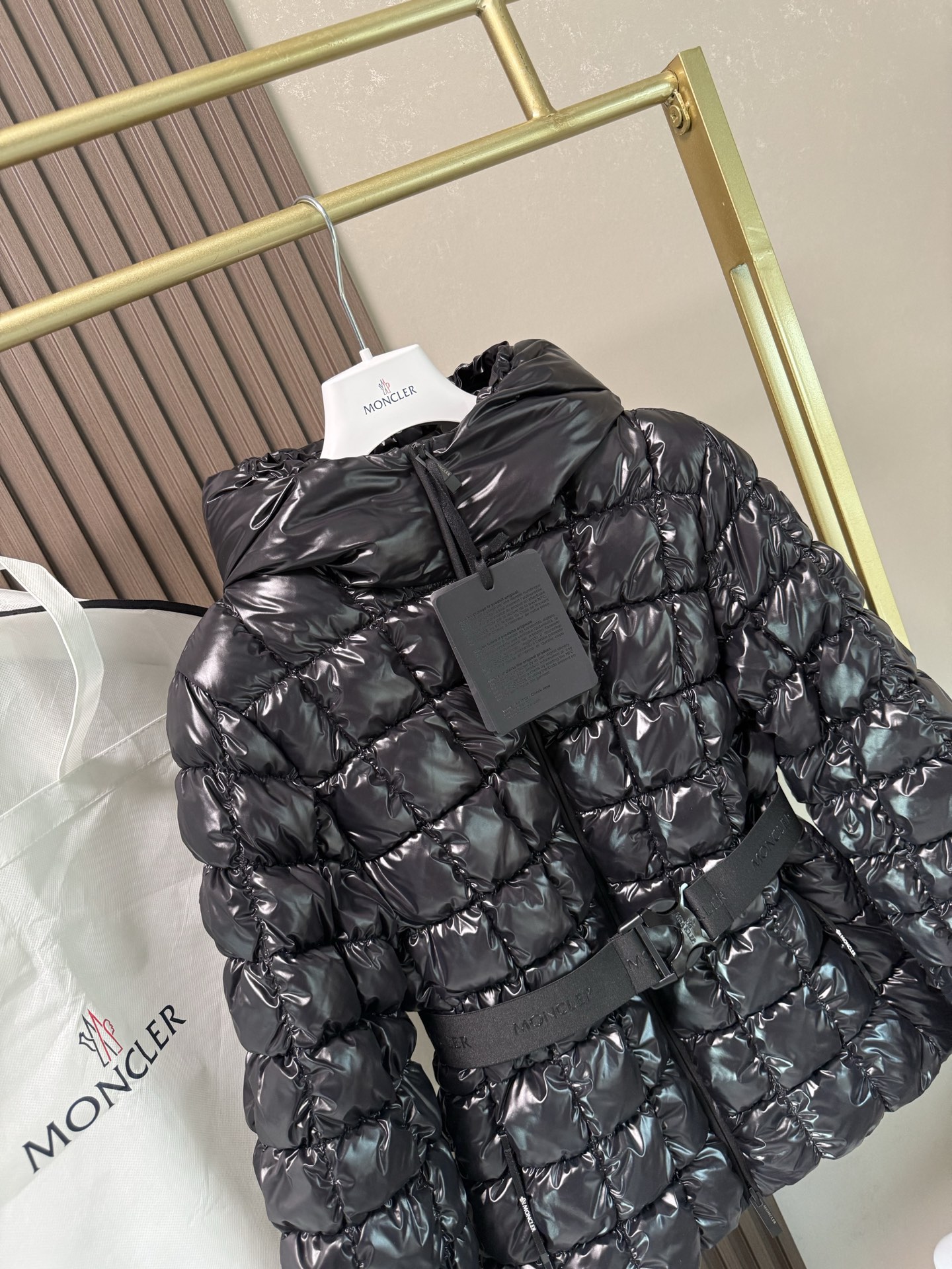 ✨✨✨25Moncler盟可睐 新品 Eynard连帽方形绗缝短款羽绒服女款夹克外套，Eynard羽绒夹